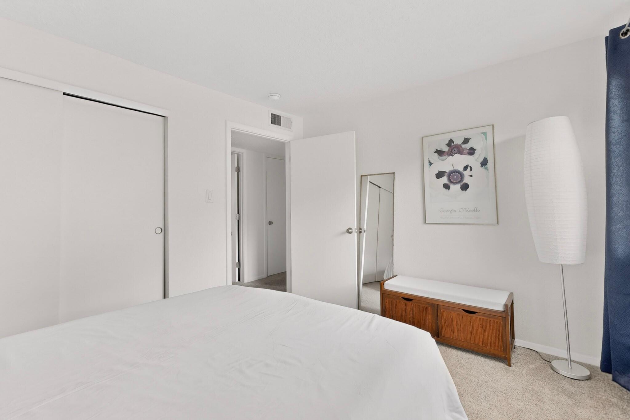Photo 11 — 13266 Candelaria Road NE