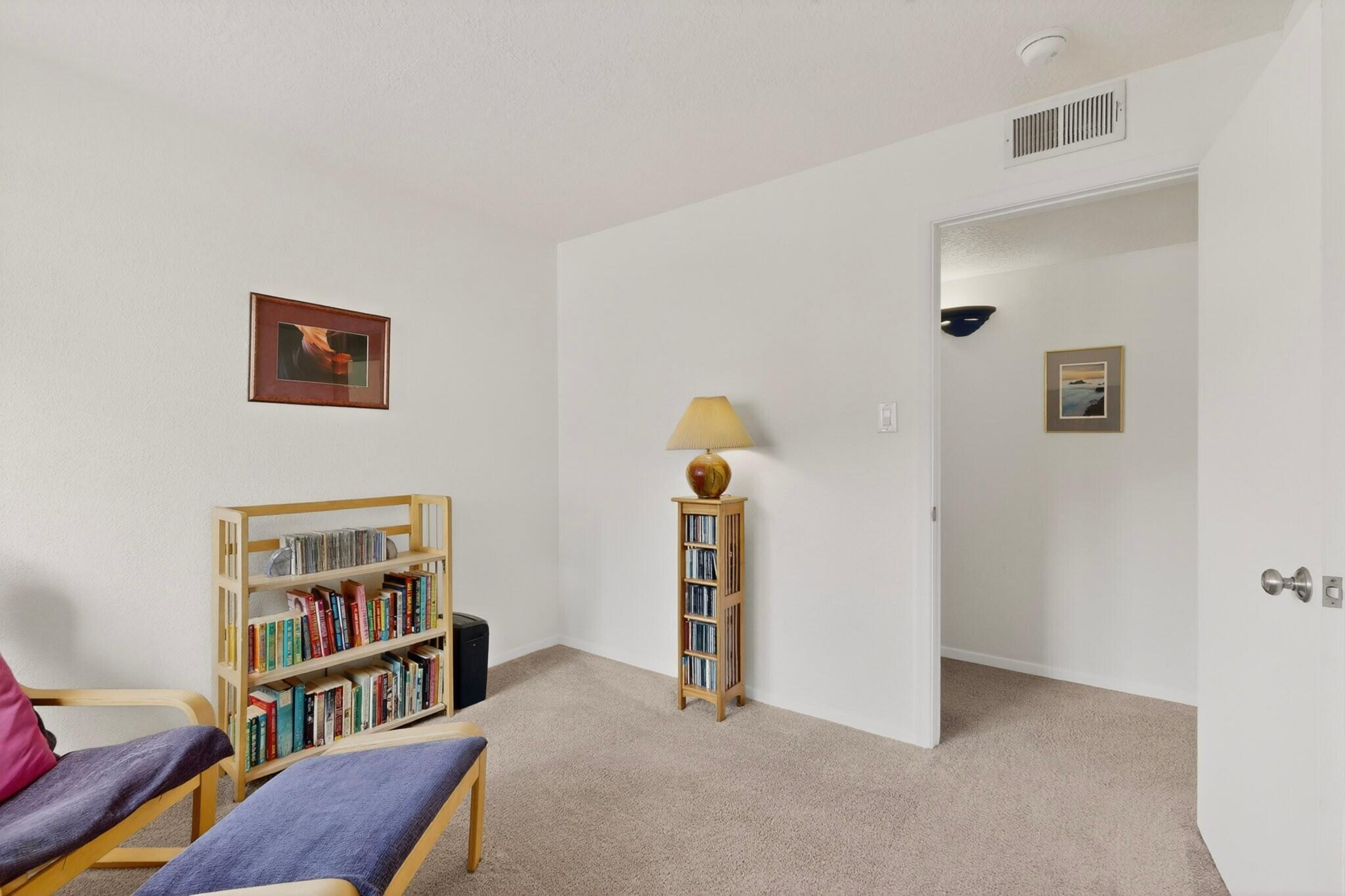 Photo 10 — 13266 Candelaria Road NE