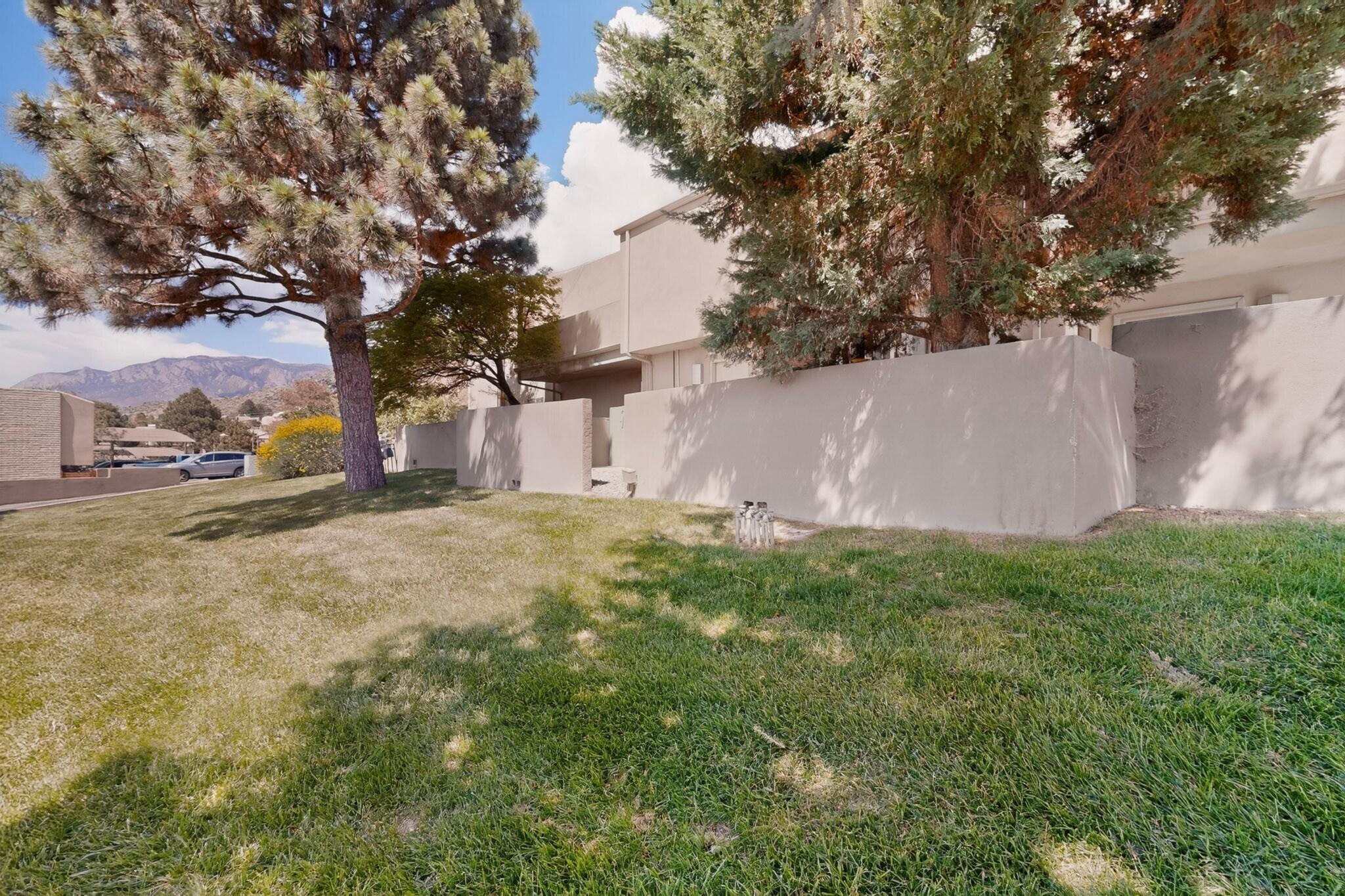 Photo 4 — 13266 Candelaria Road NE