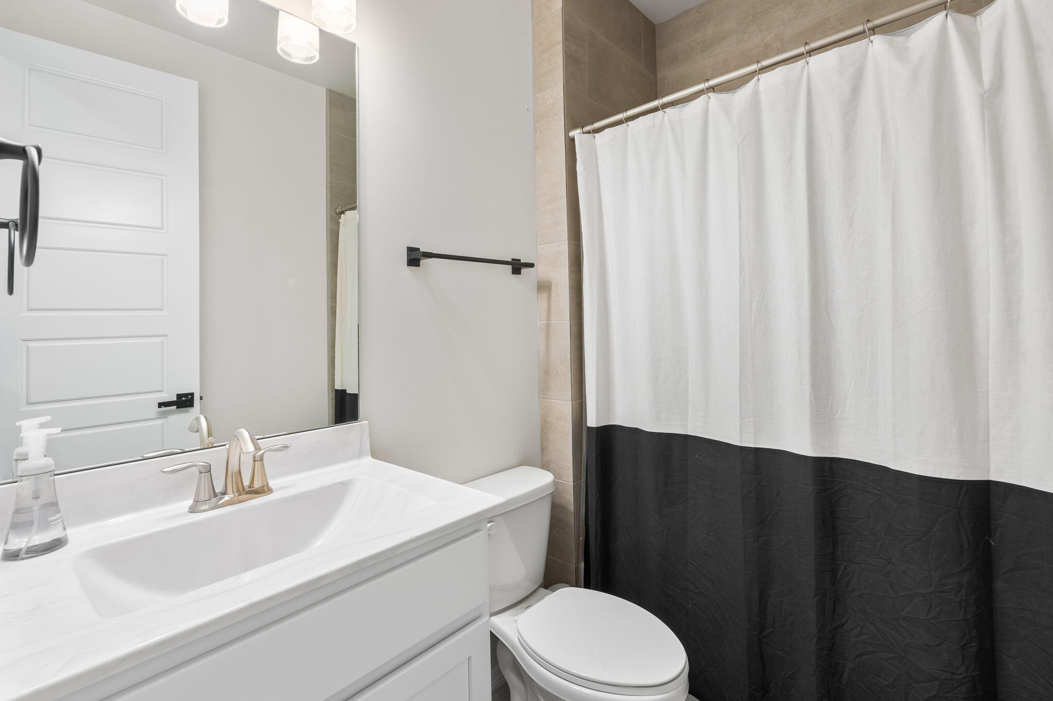 Photo 18 — 9044 S Sky Street NW