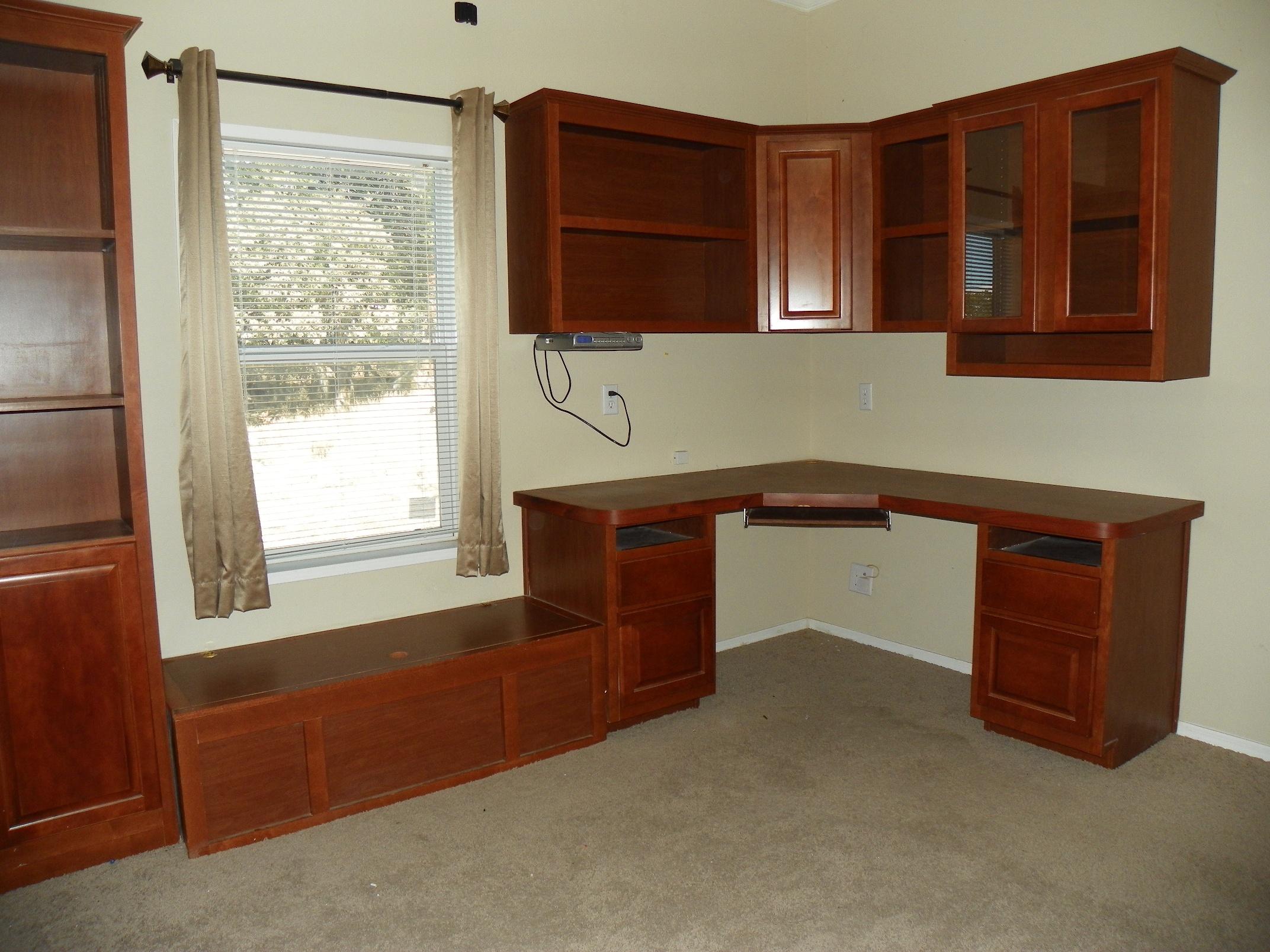 Photo 8 — 19 Crestwood Loop Drive