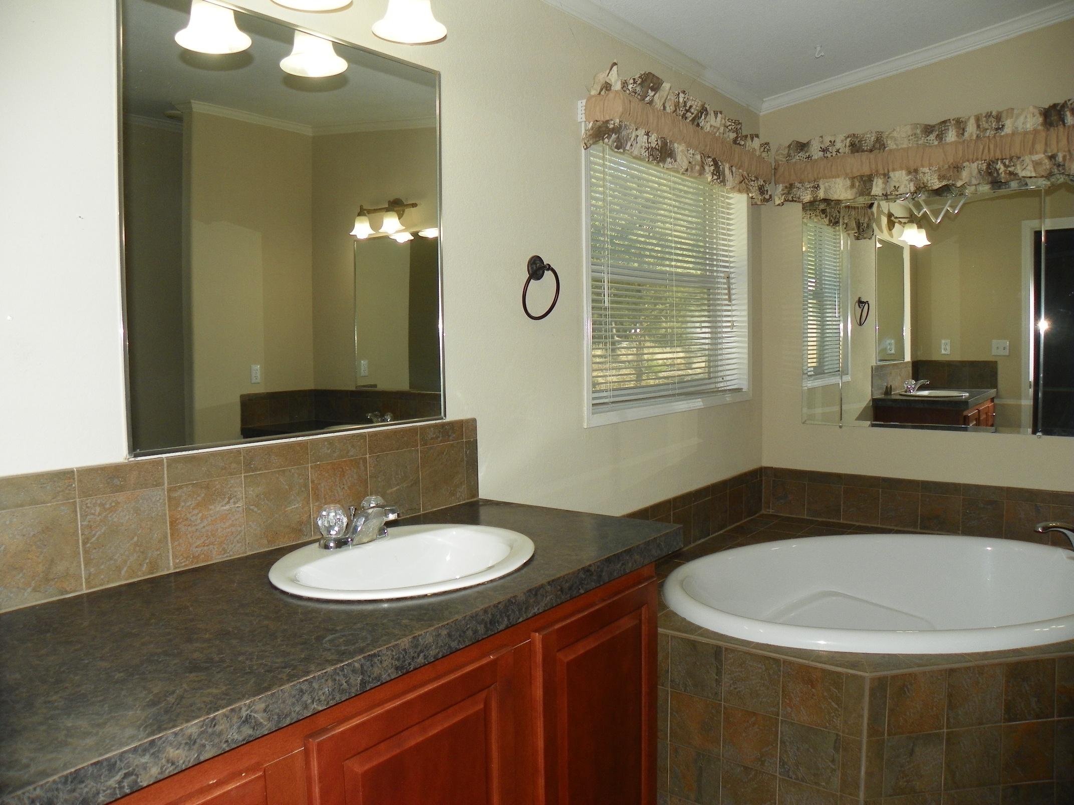 Photo 6 — 19 Crestwood Loop Drive