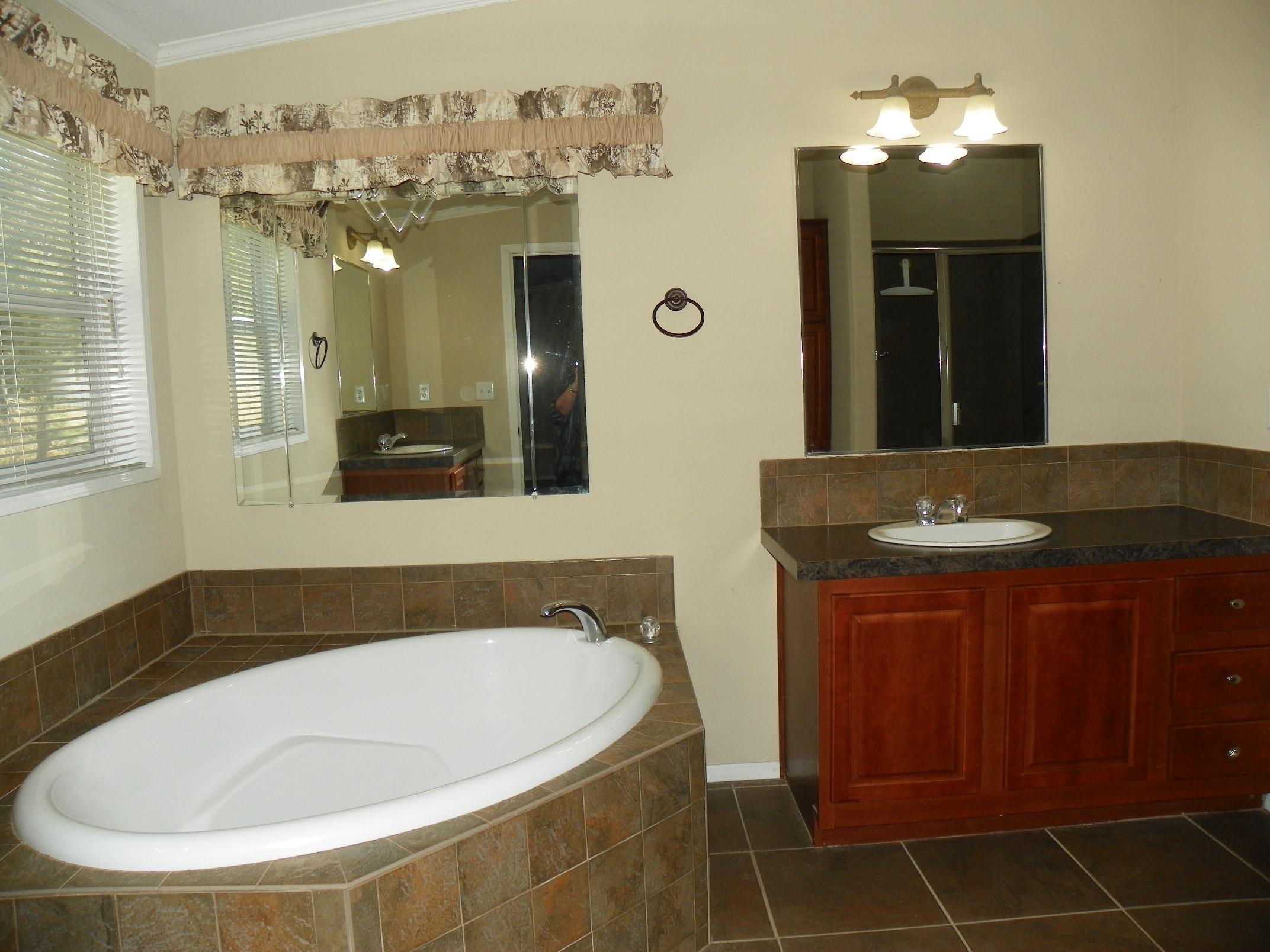 Photo 5 — 19 Crestwood Loop Drive