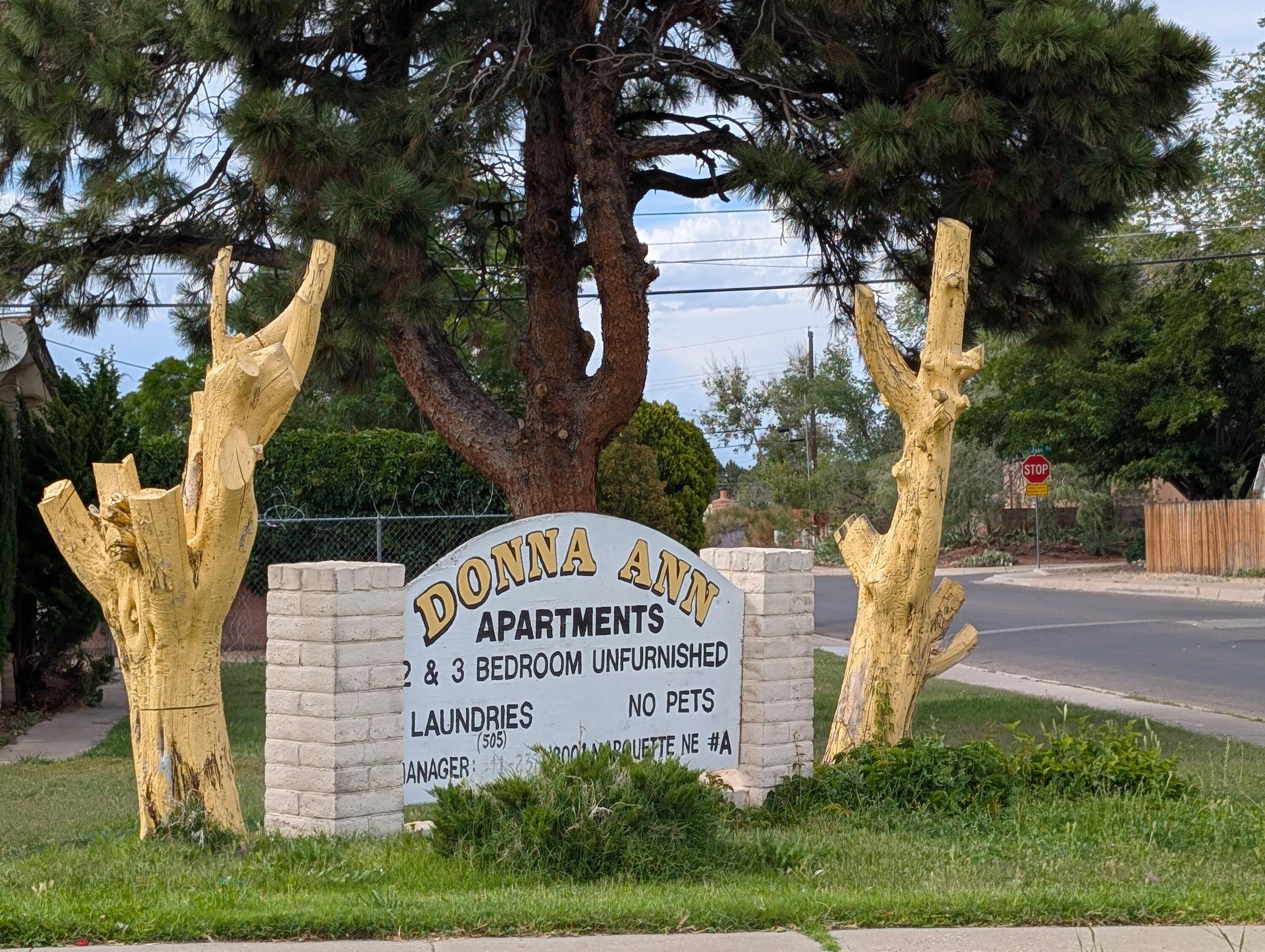 Photo 6 — 8021 Marquette Avenue NE