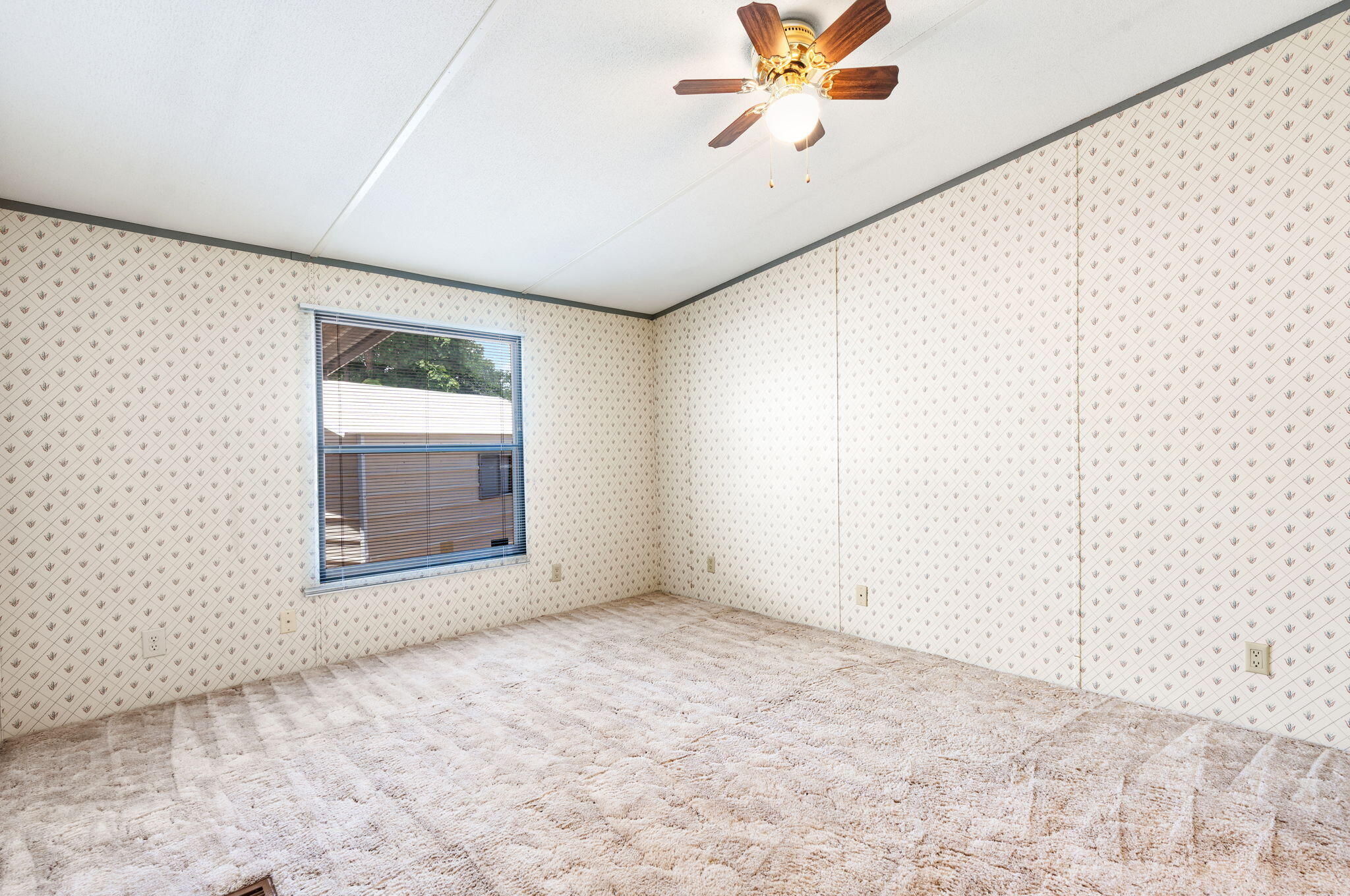 Photo 18 — 400 Del Rey Court SE