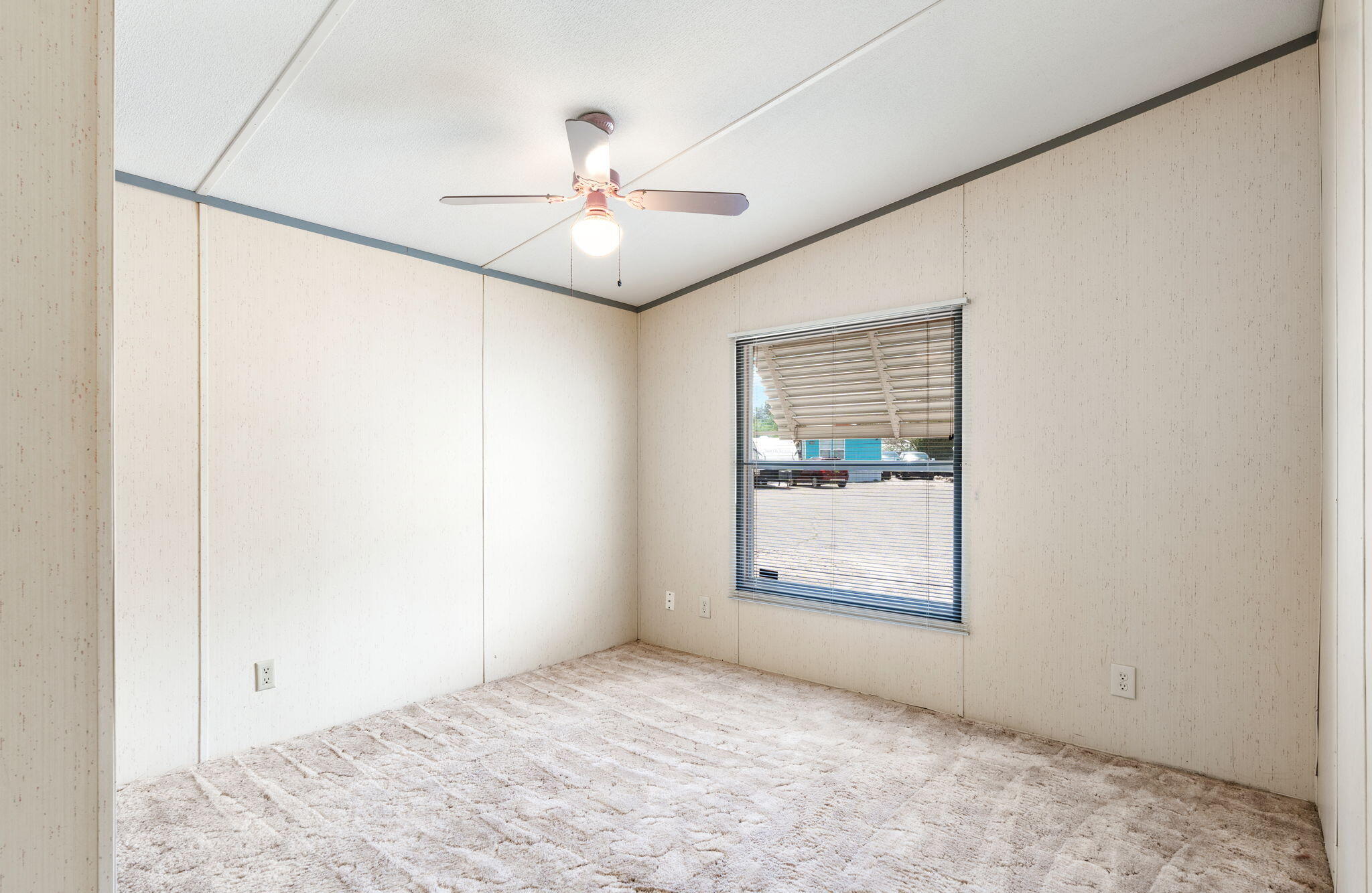 Photo 12 — 400 Del Rey Court SE