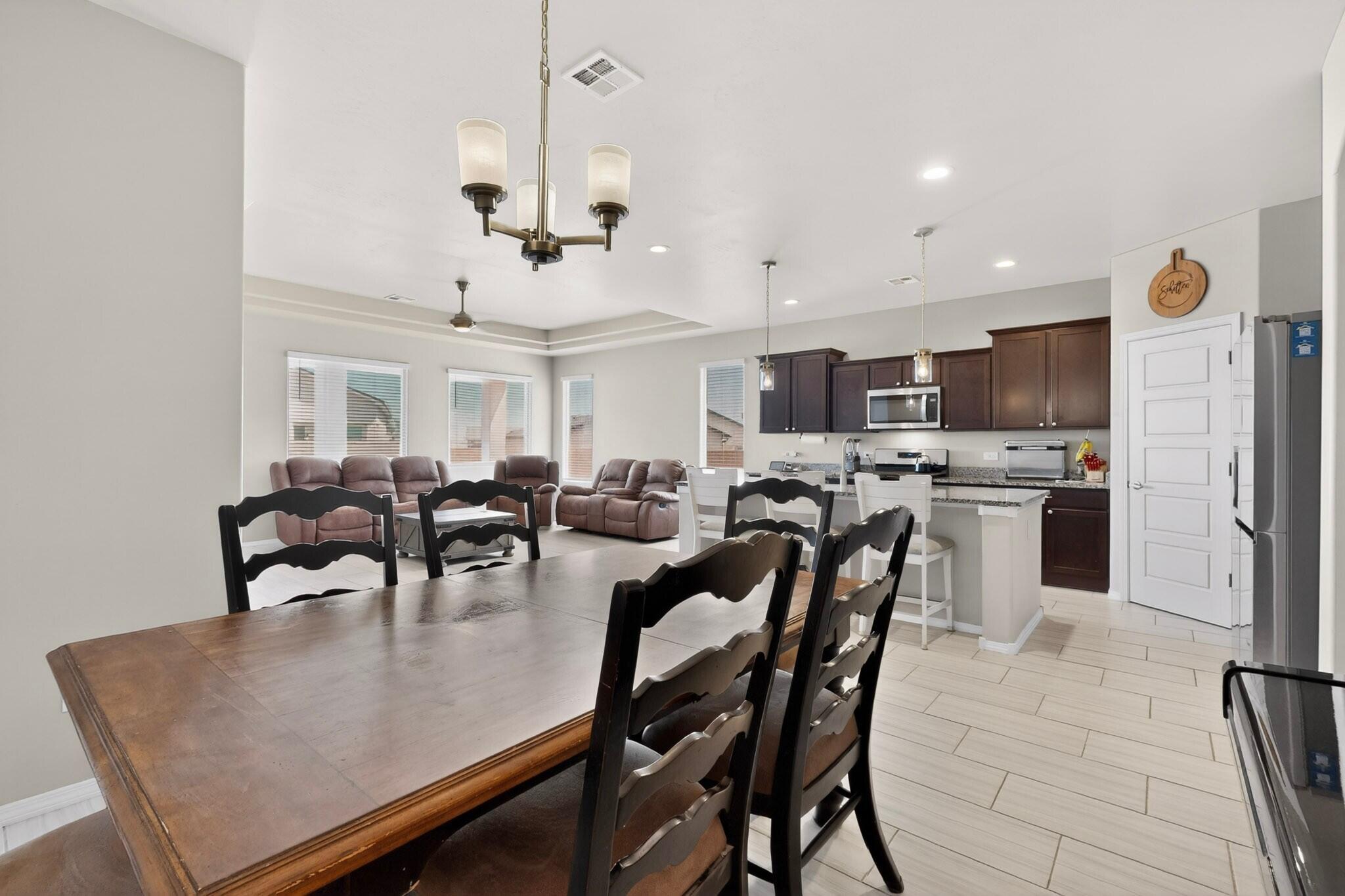 Photo 16 — 424 Liam Court SW
