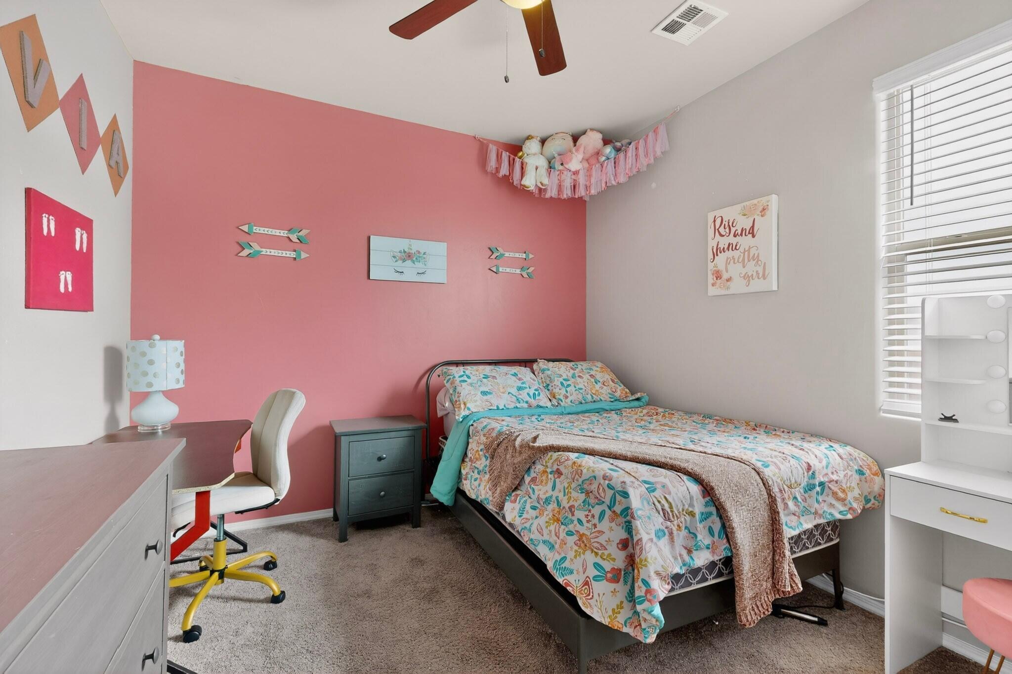 Photo 8 — 424 Liam Court SW