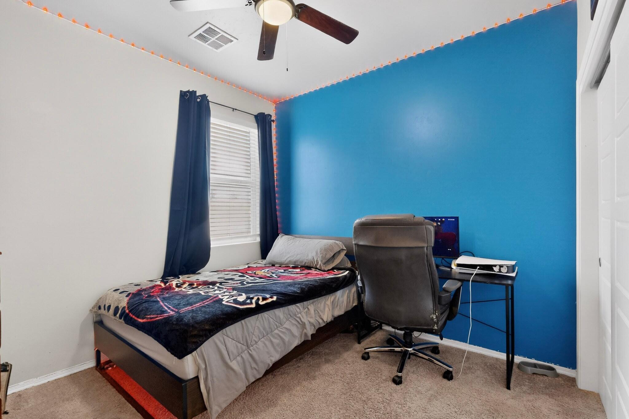 Photo 6 — 424 Liam Court SW