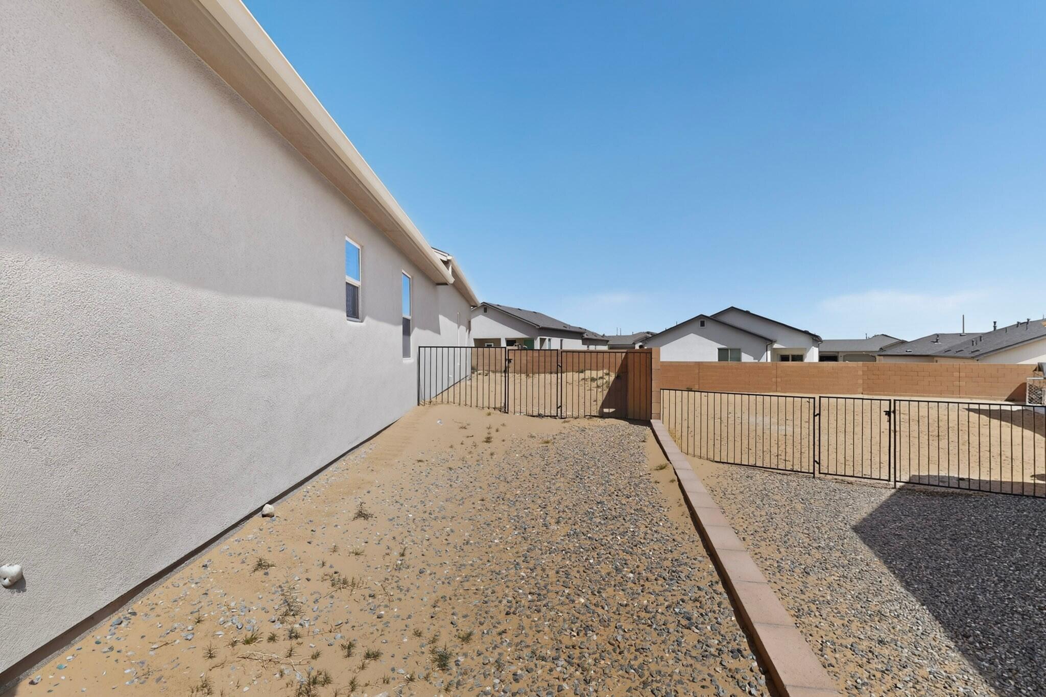 Photo 4 — 424 Liam Court SW