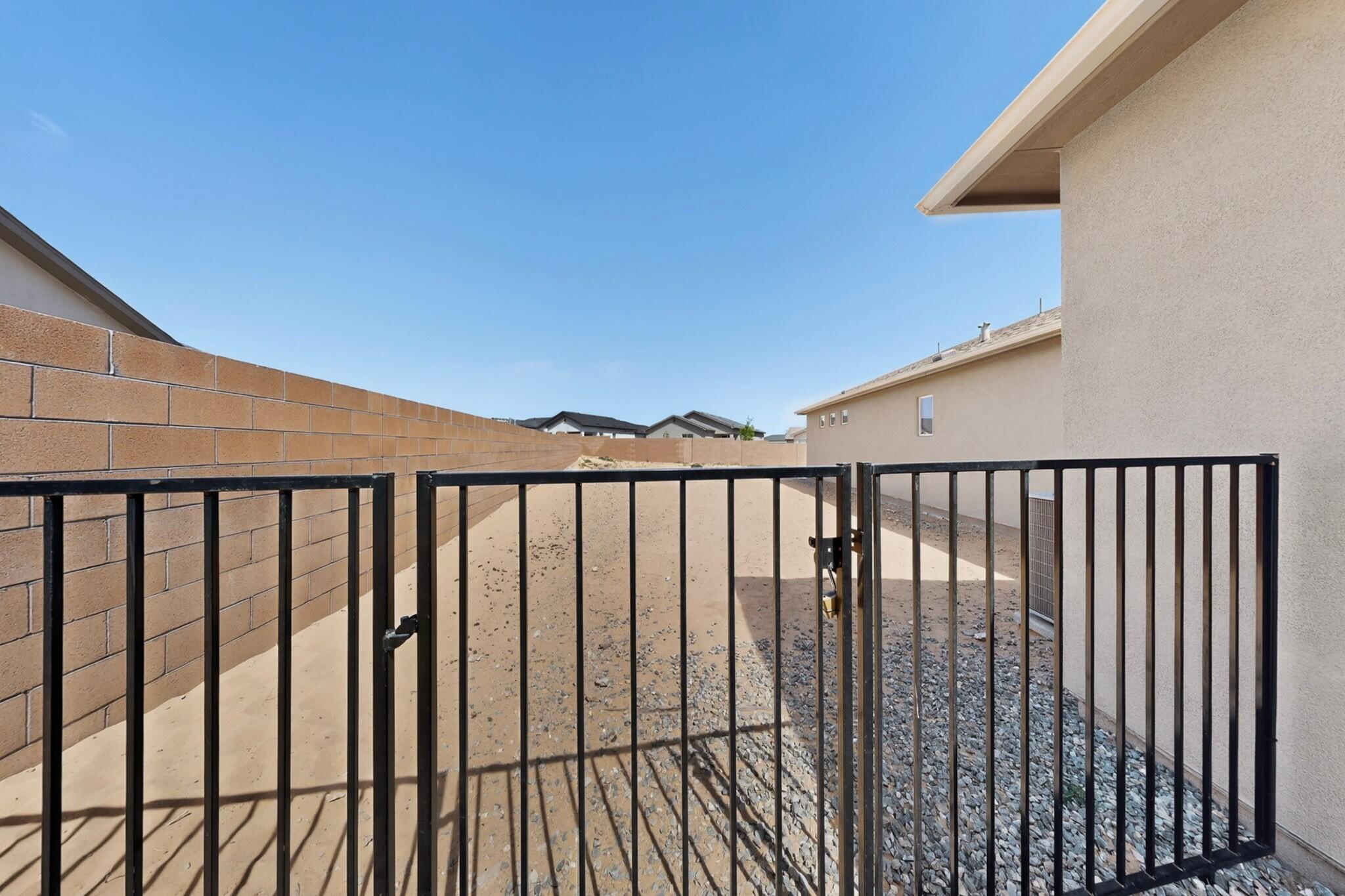 Photo 3 — 424 Liam Court SW