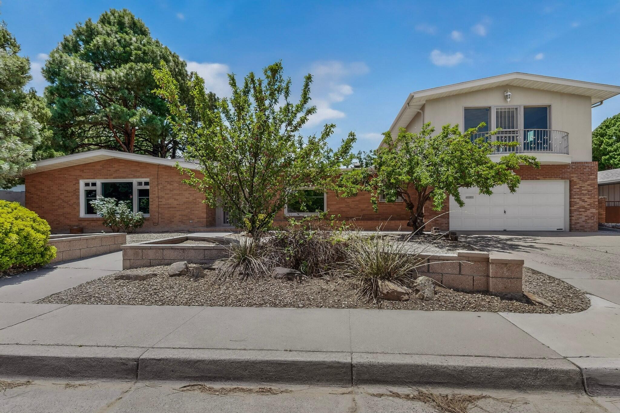 713 Montclaire Drive NE