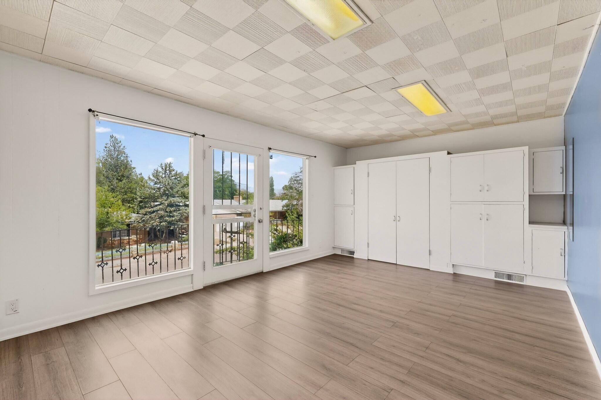 Photo 18 — 713 Montclaire Drive NE