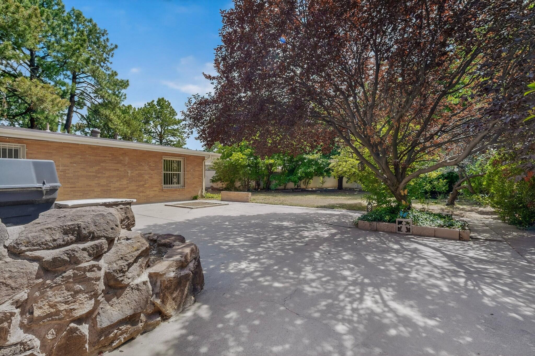 Photo 10 — 713 Montclaire Drive NE