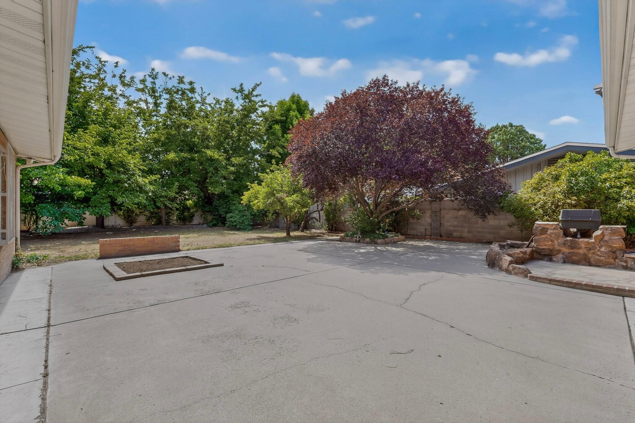 Photo 7 — 713 Montclaire Drive NE