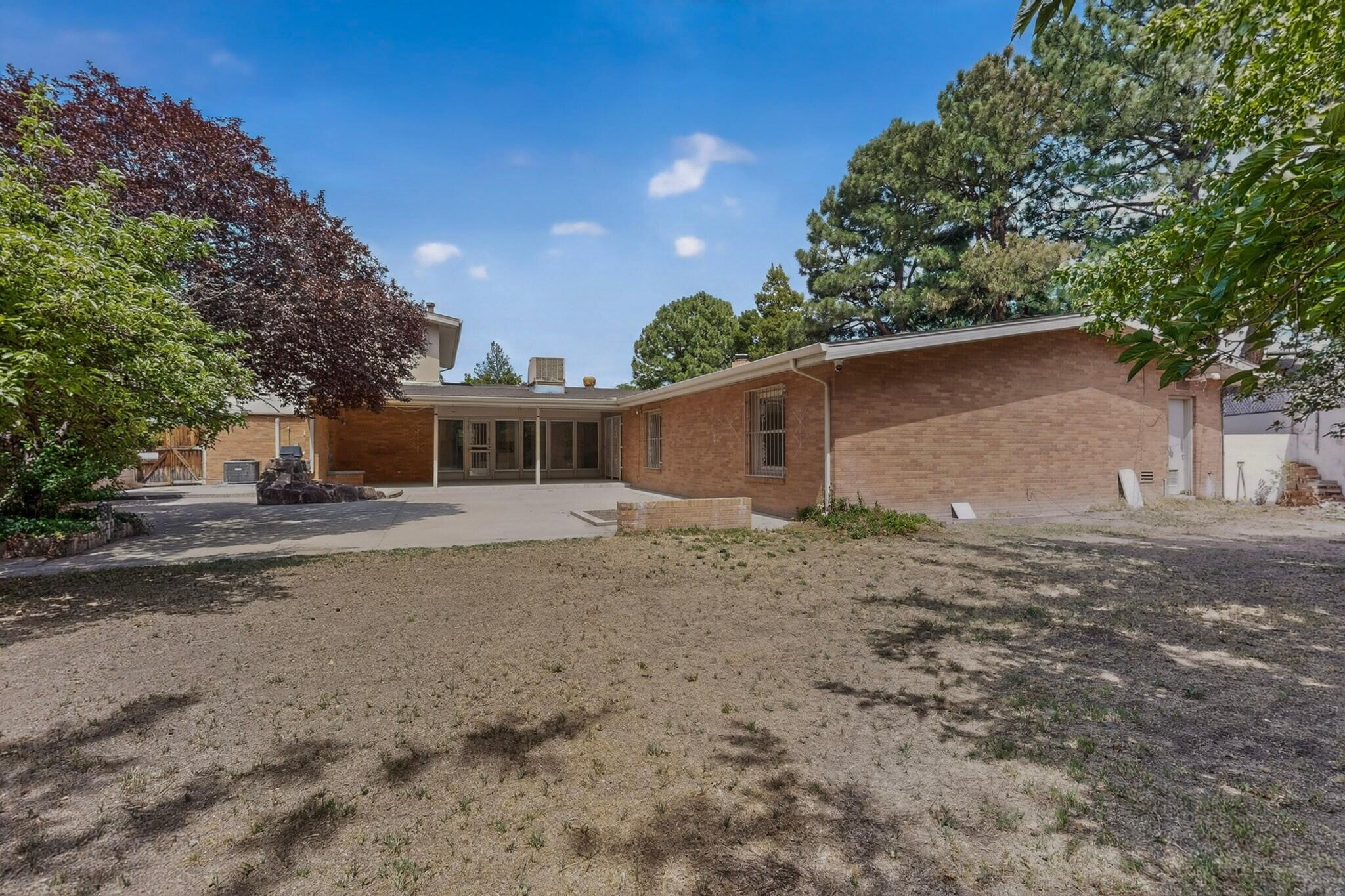 Photo 6 — 713 Montclaire Drive NE