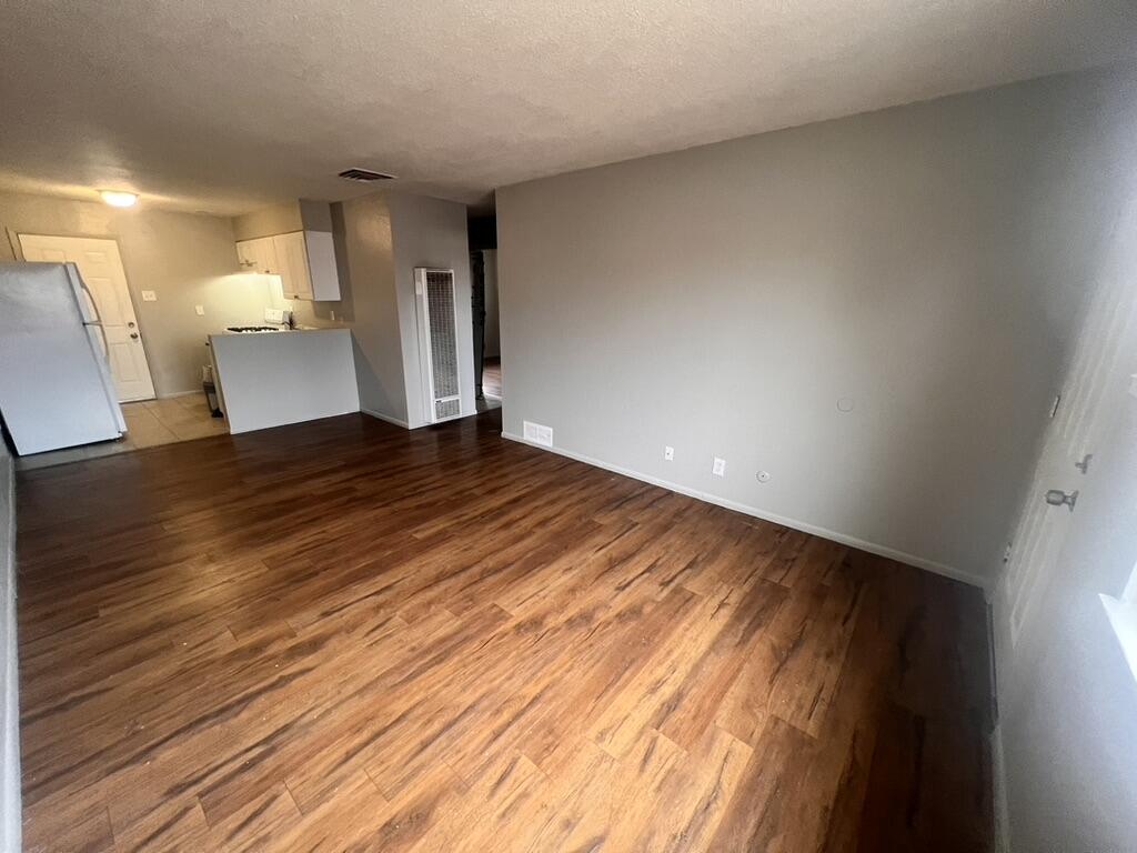Photo 14 — 423 Dallas Street SE A