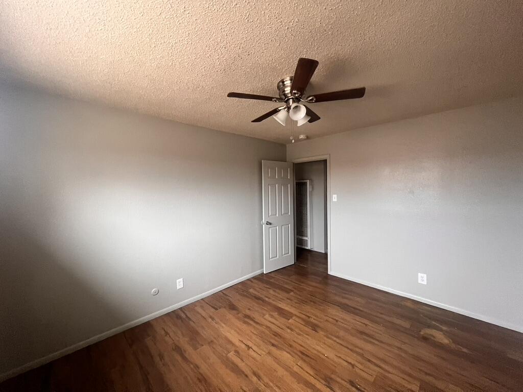 Photo 11 — 423 Dallas Street SE A