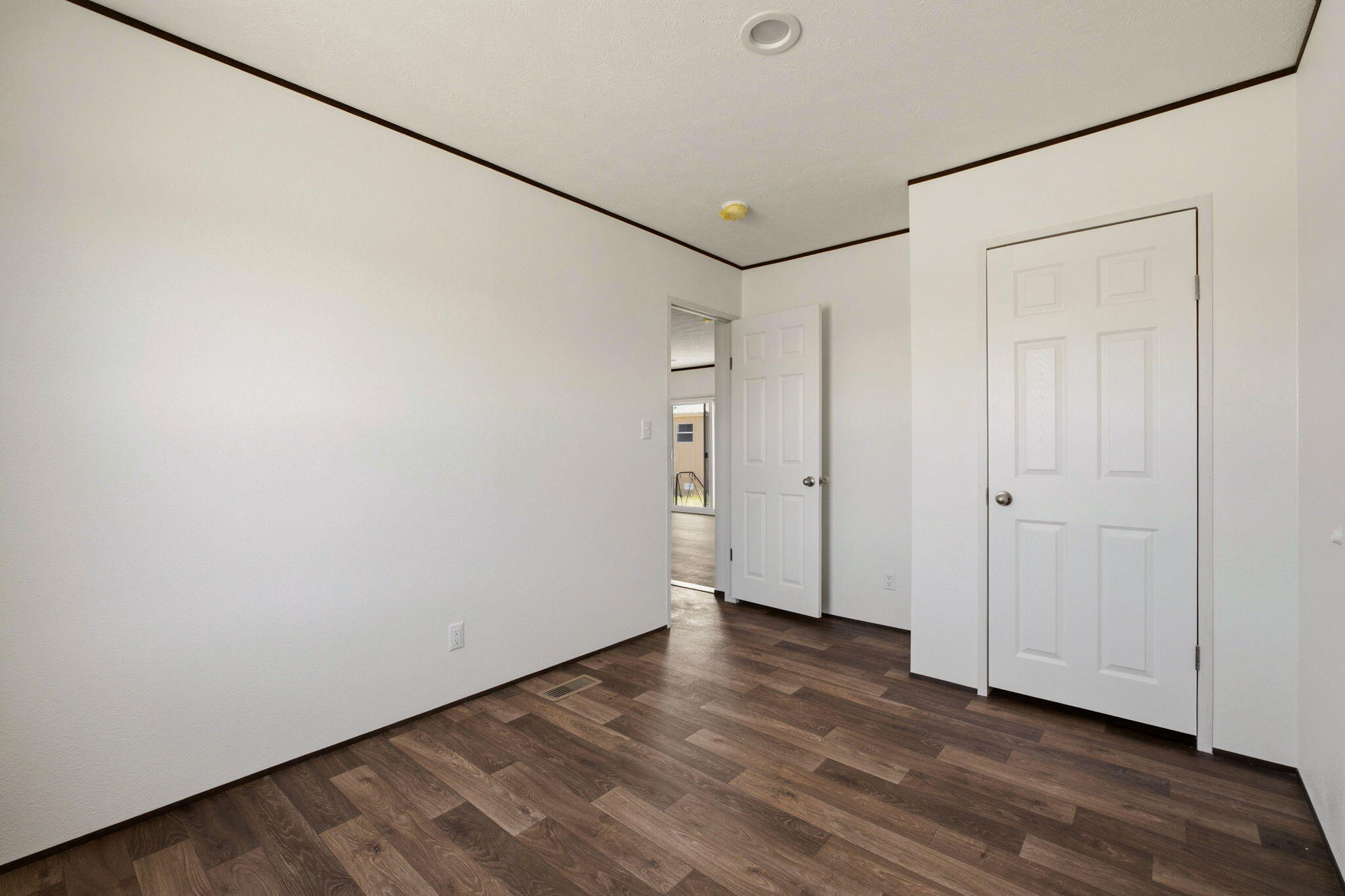 Photo 15 — 614 IRENE Avenue