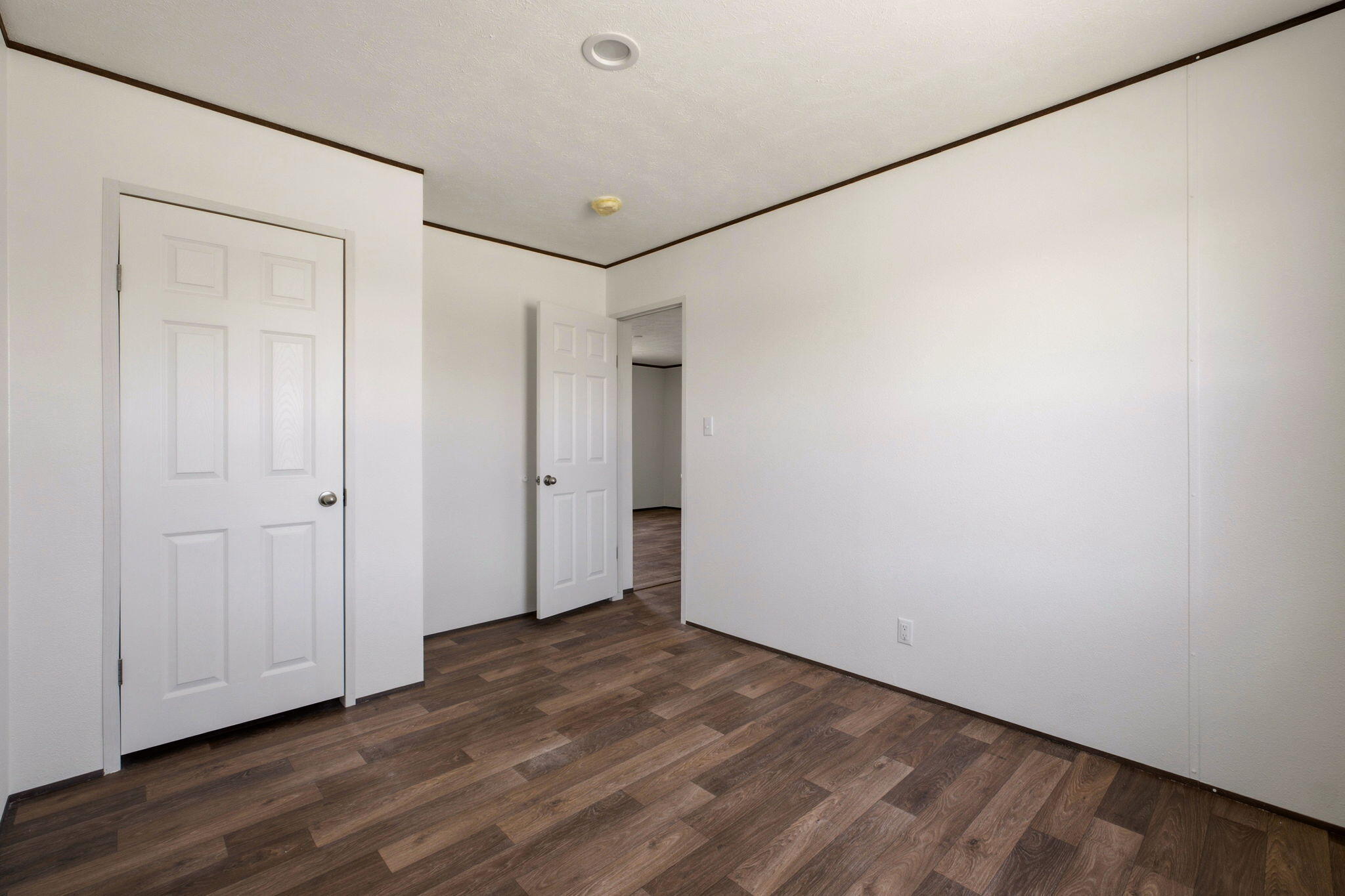 Photo 13 — 614 IRENE Avenue