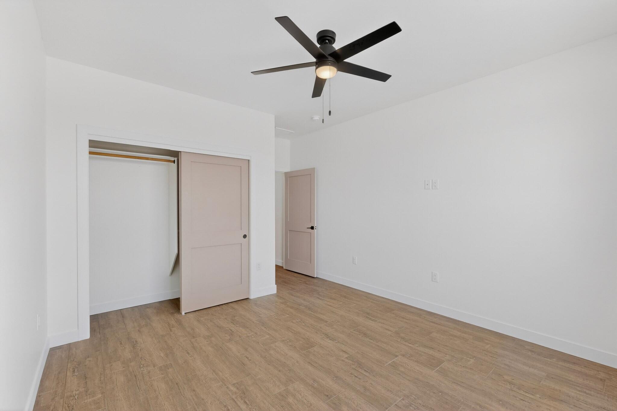 Photo 19 — 861 11th Avenue SE