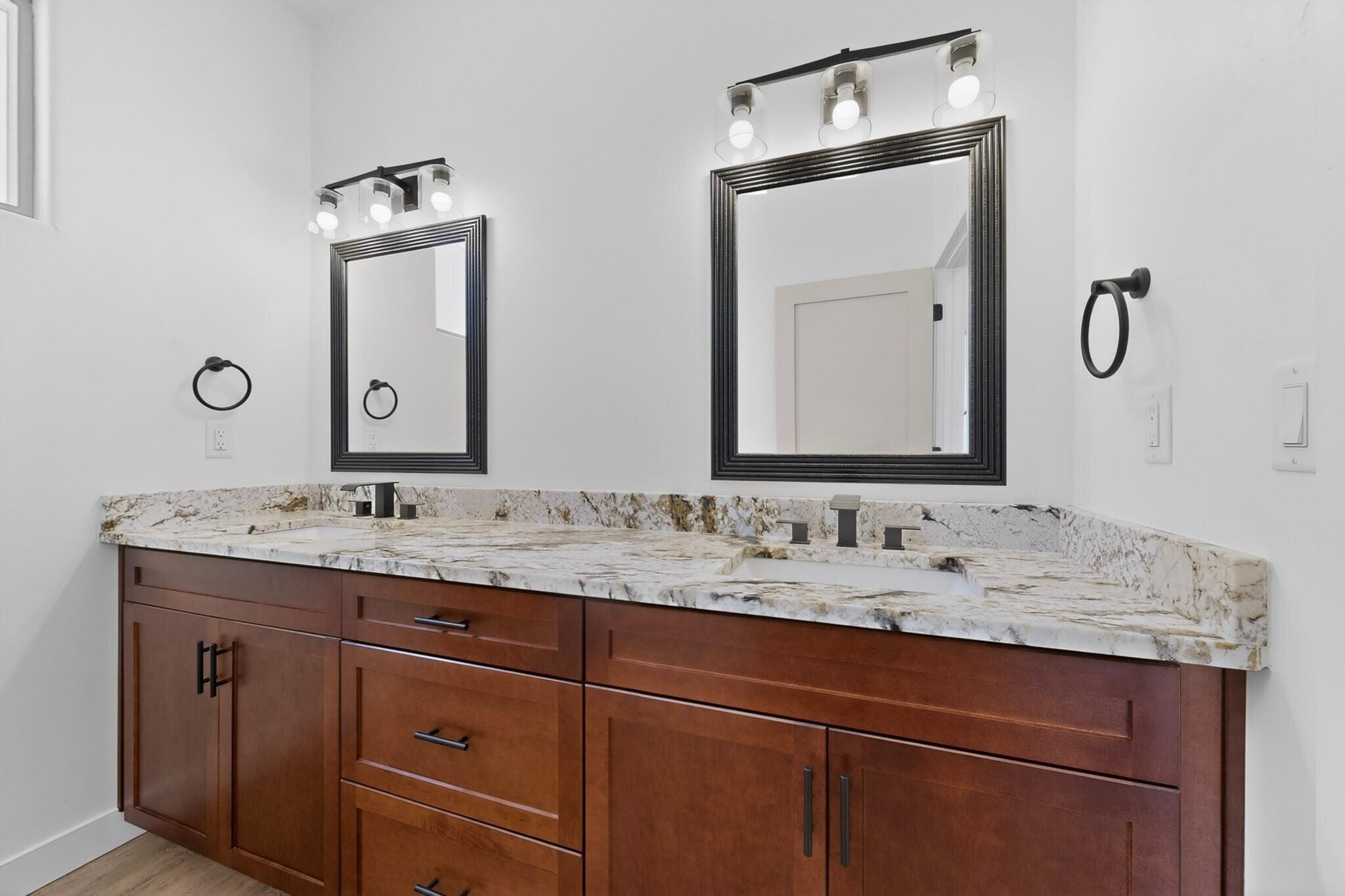 Photo 18 — 861 11th Avenue SE