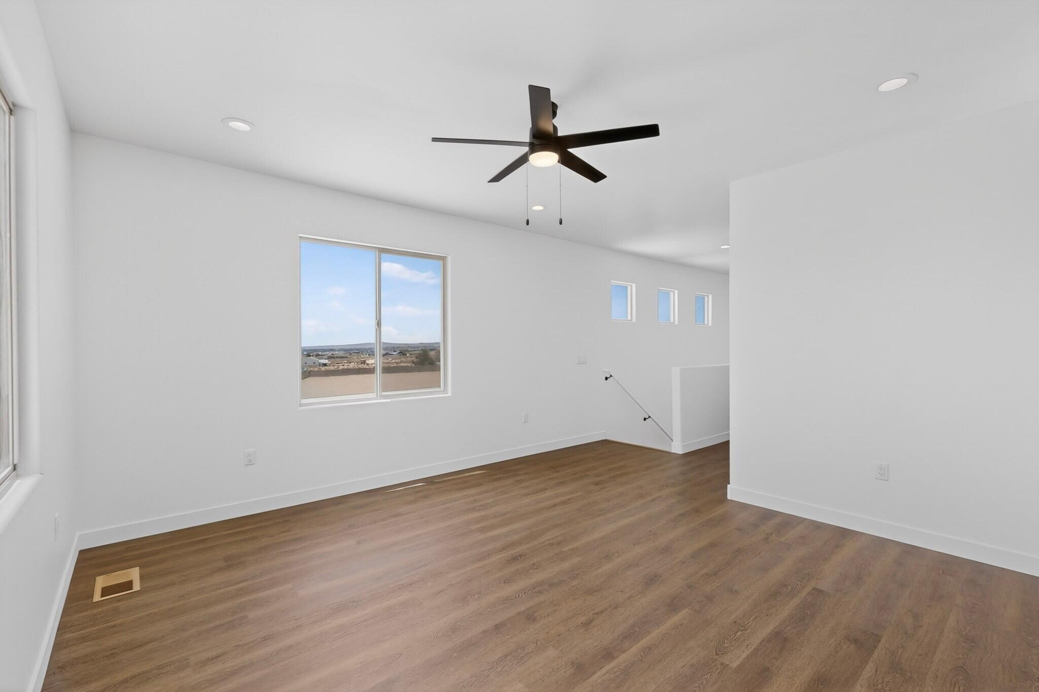 Photo 14 — 861 11th Avenue SE