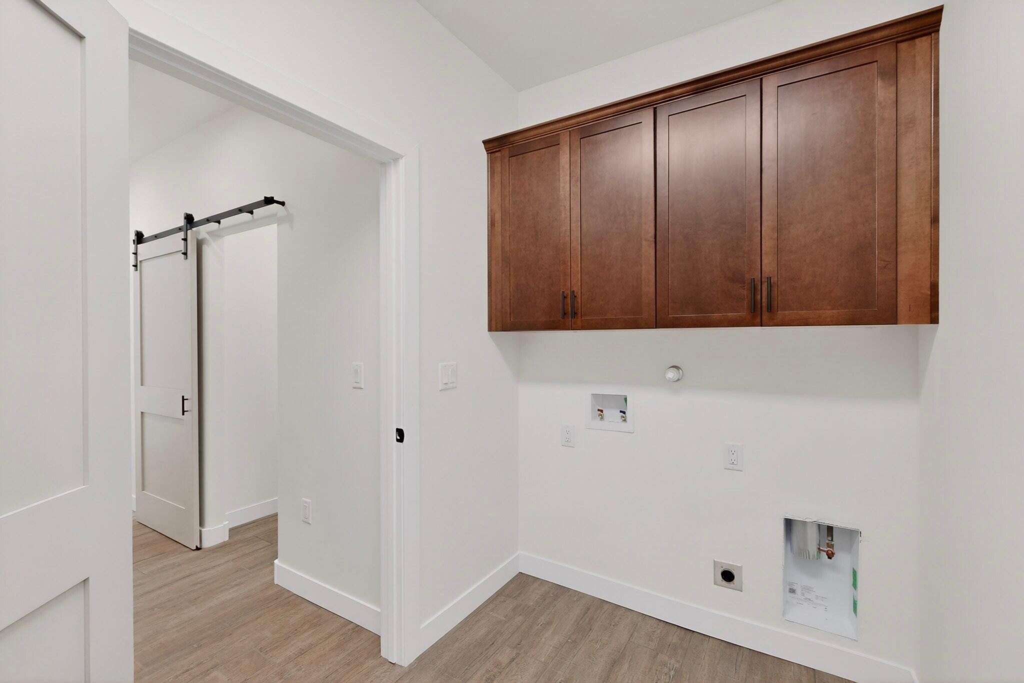 Photo 9 — 861 11th Avenue SE