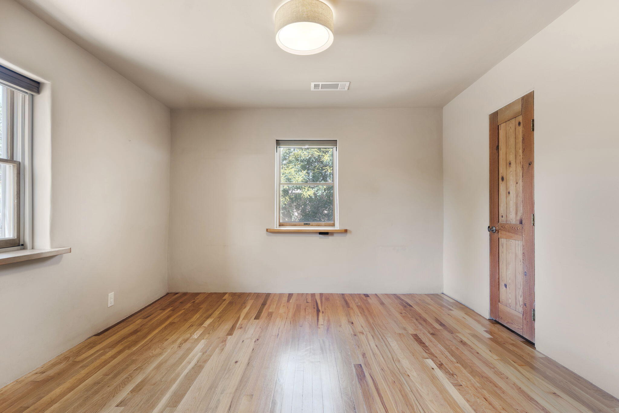 Photo 10 — 2918 Mountain Road NW