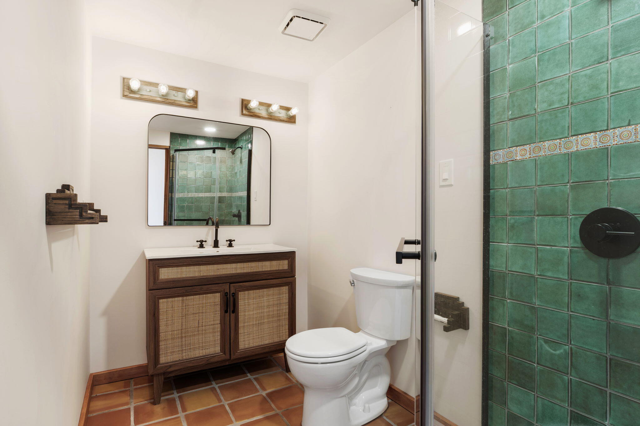 Photo 13 — 2918 Mountain Road NW