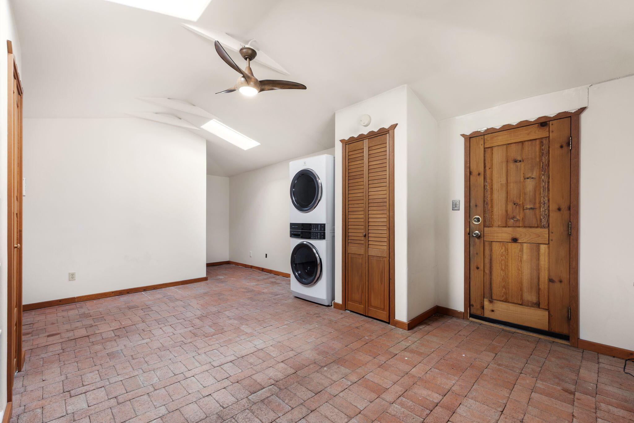 Photo 17 — 2918 Mountain Road NW