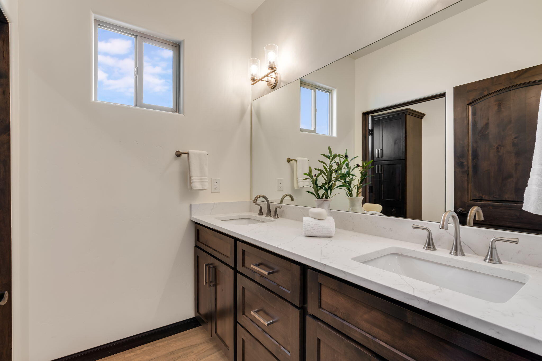 Photo 8 — 705 4th Street NE