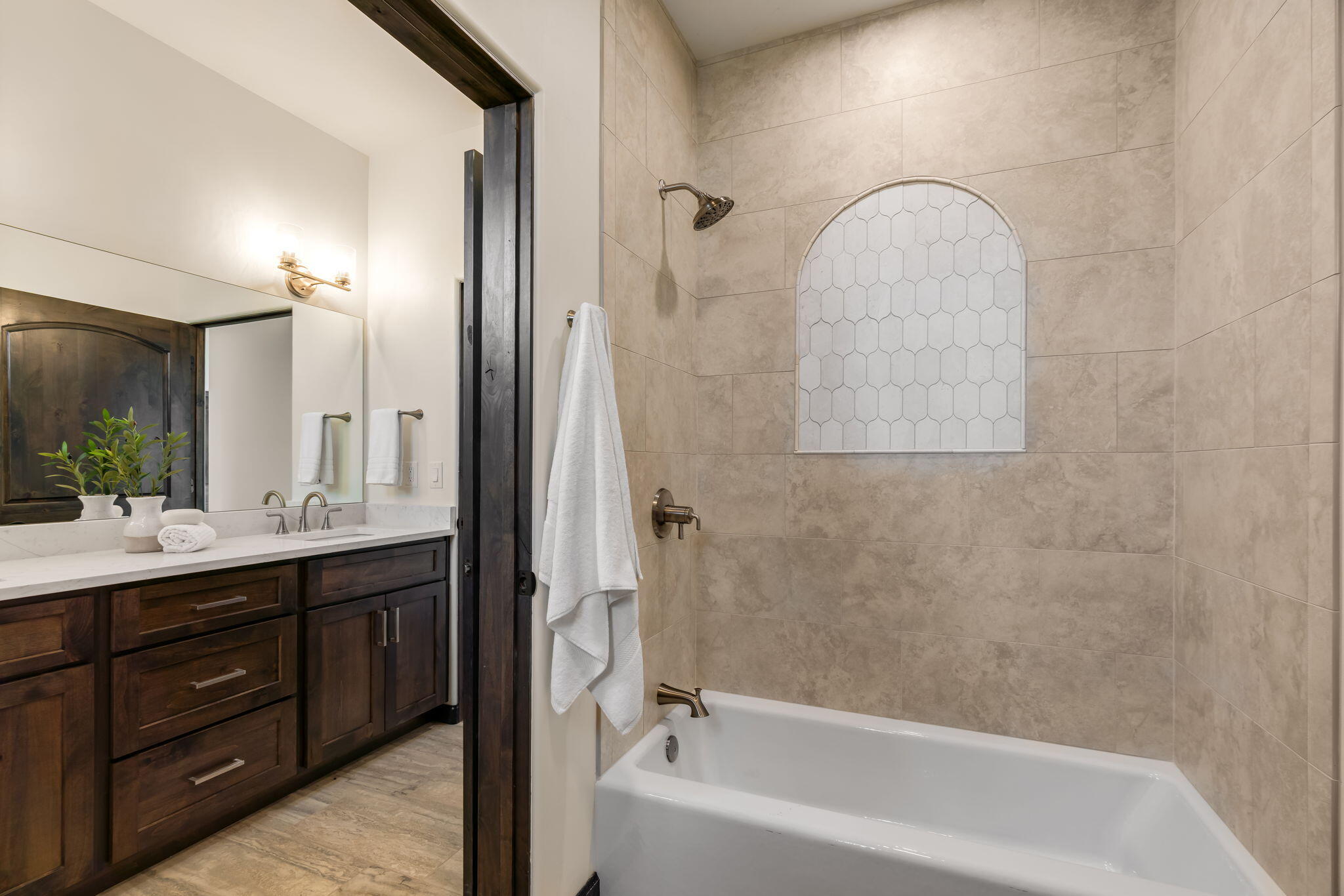 Photo 9 — 705 4th Street NE