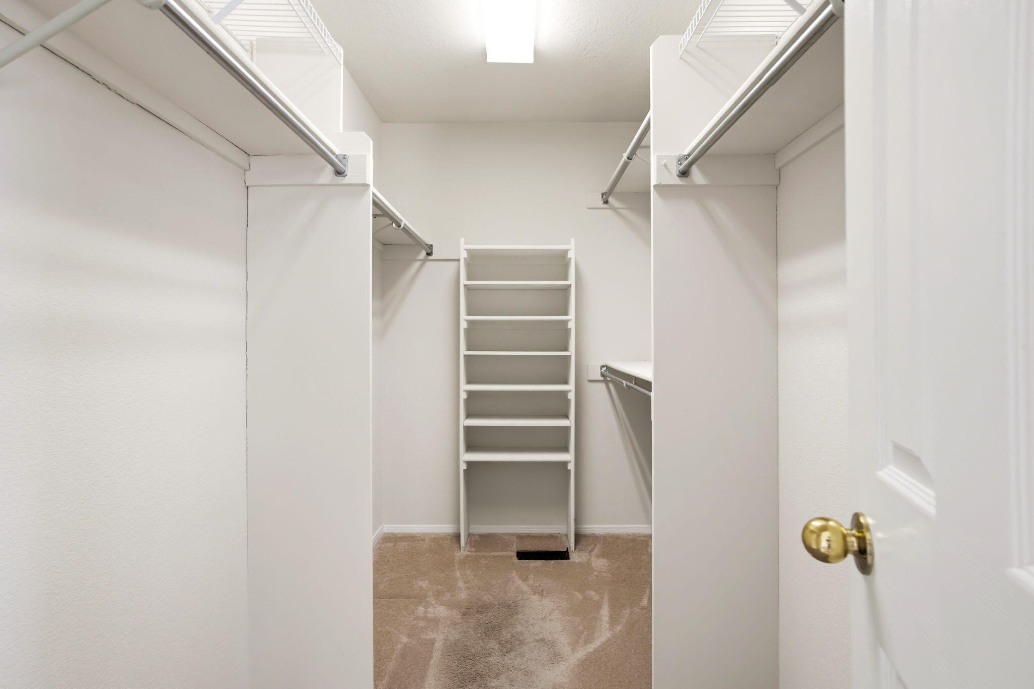 Photo 18 — 7415 Coachman Street NE