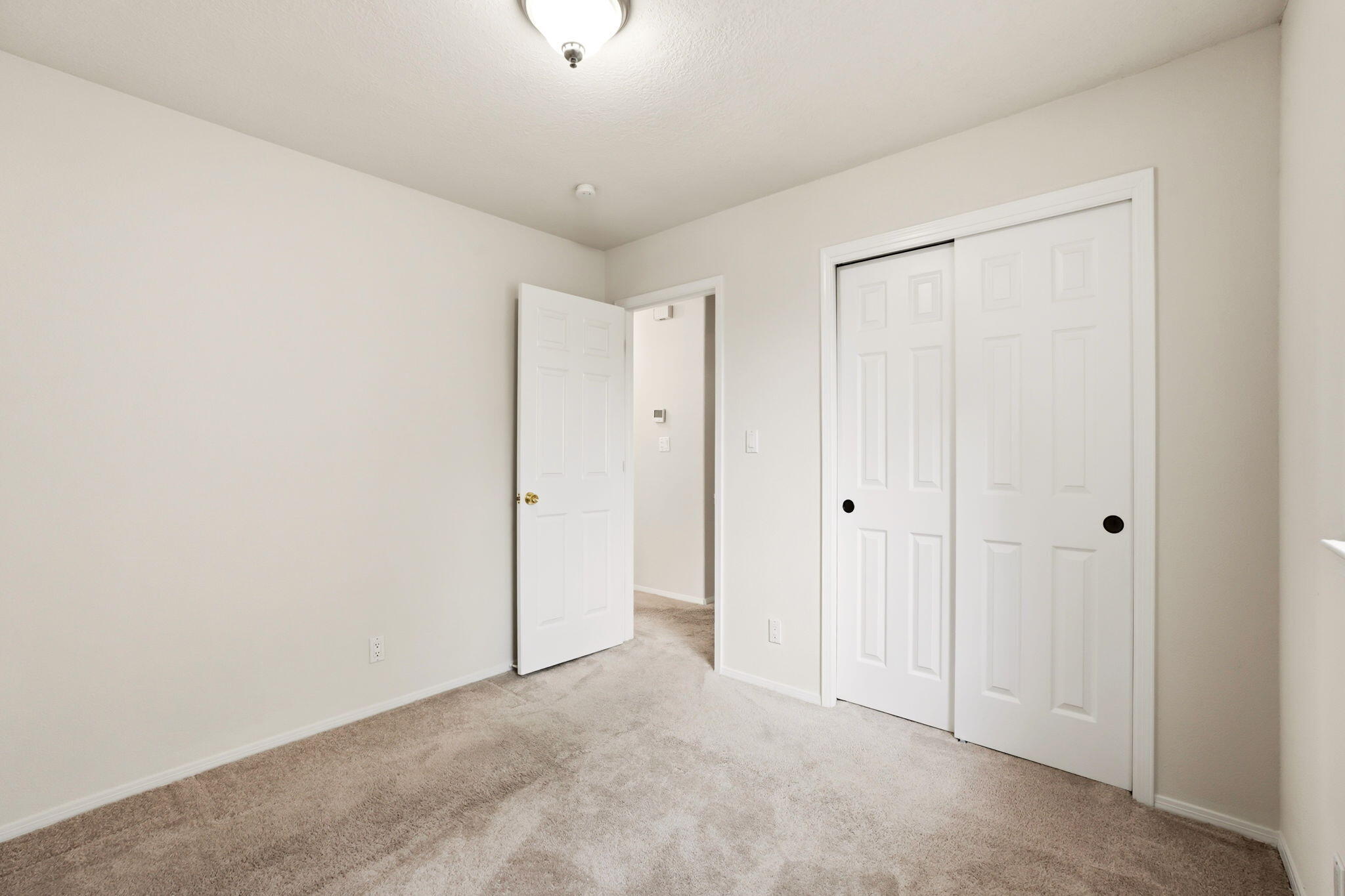 Photo 4 — 7415 Coachman Street NE