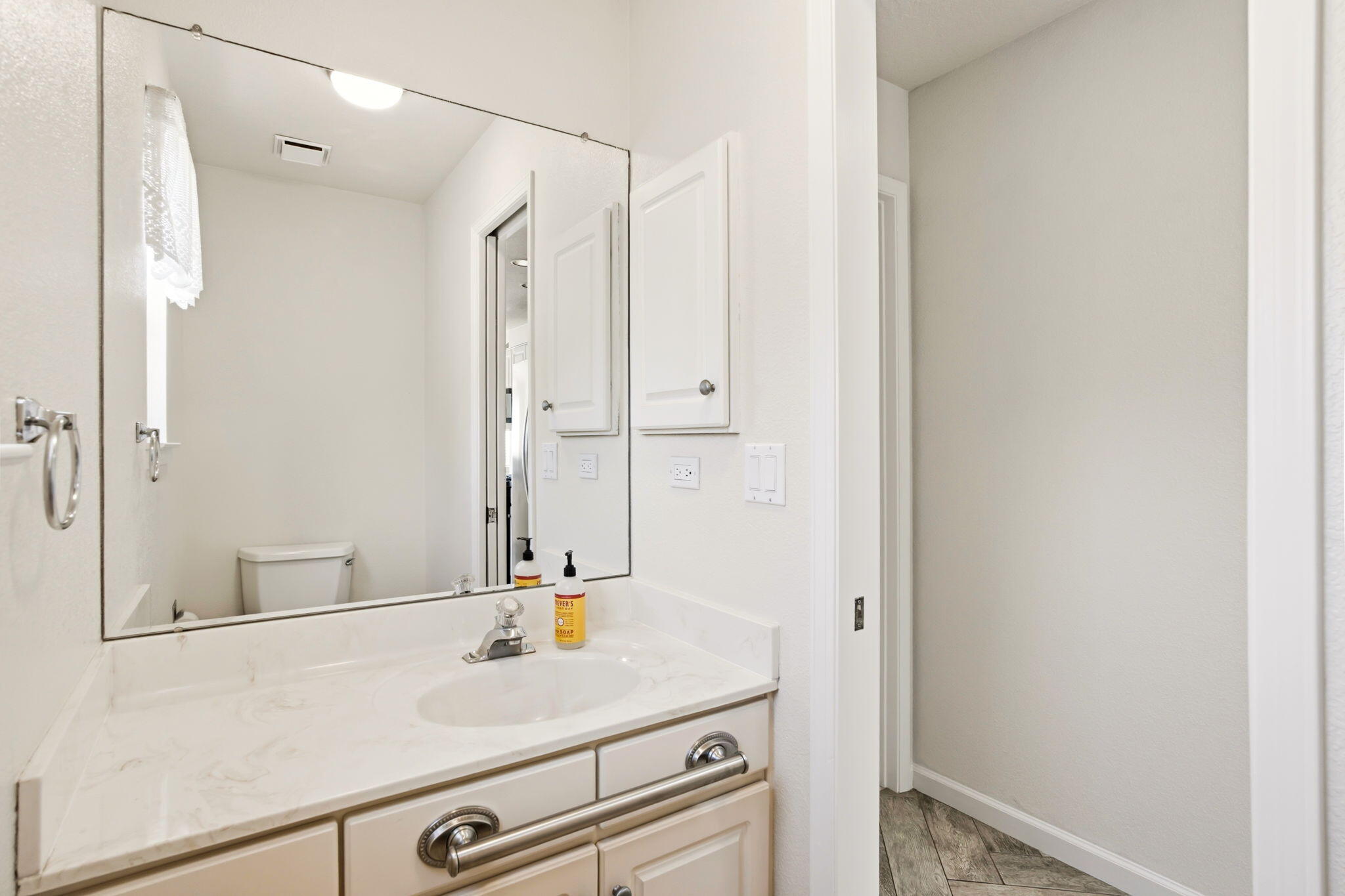 Photo 7 — 7415 Coachman Street NE