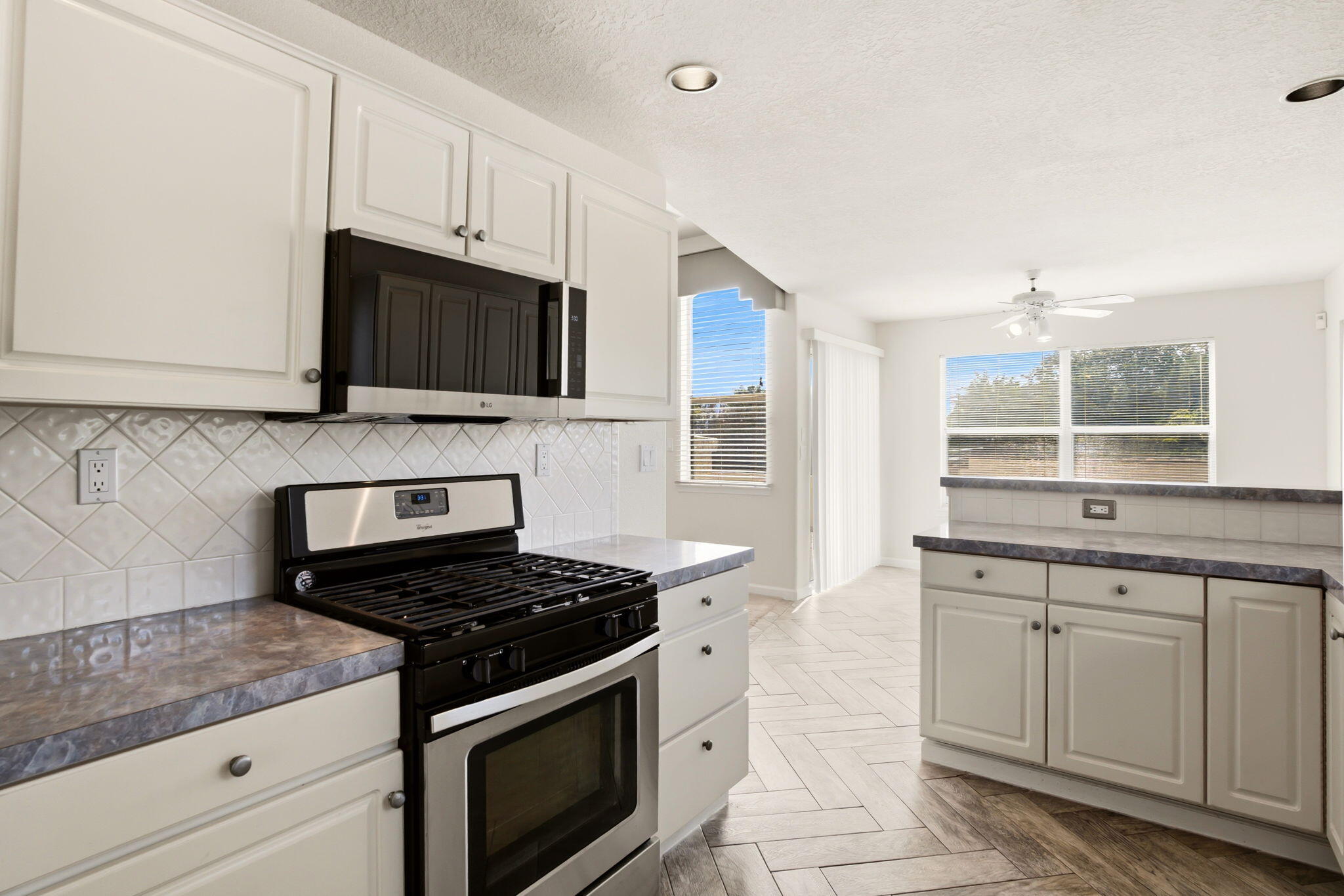 Photo 18 — 7415 Coachman Street NE