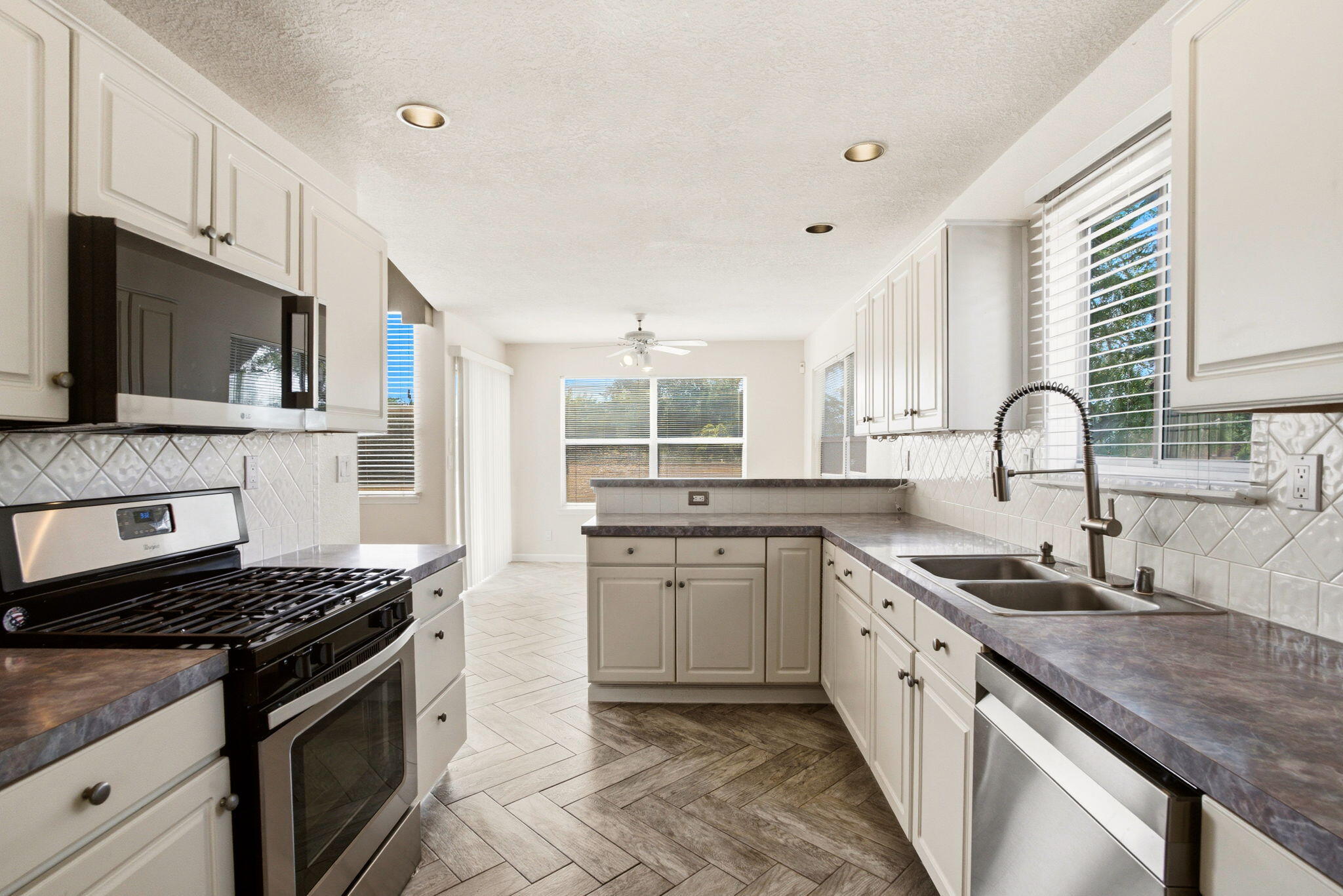 Photo 20 — 7415 Coachman Street NE