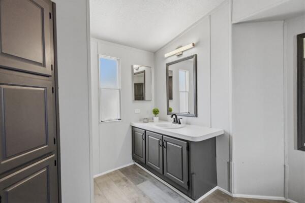 Photo 11 — 2712 Katrina Drive SW
