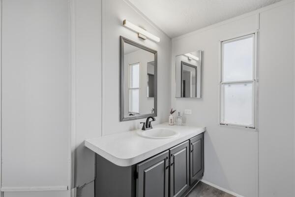 Photo 13 — 2712 Katrina Drive SW