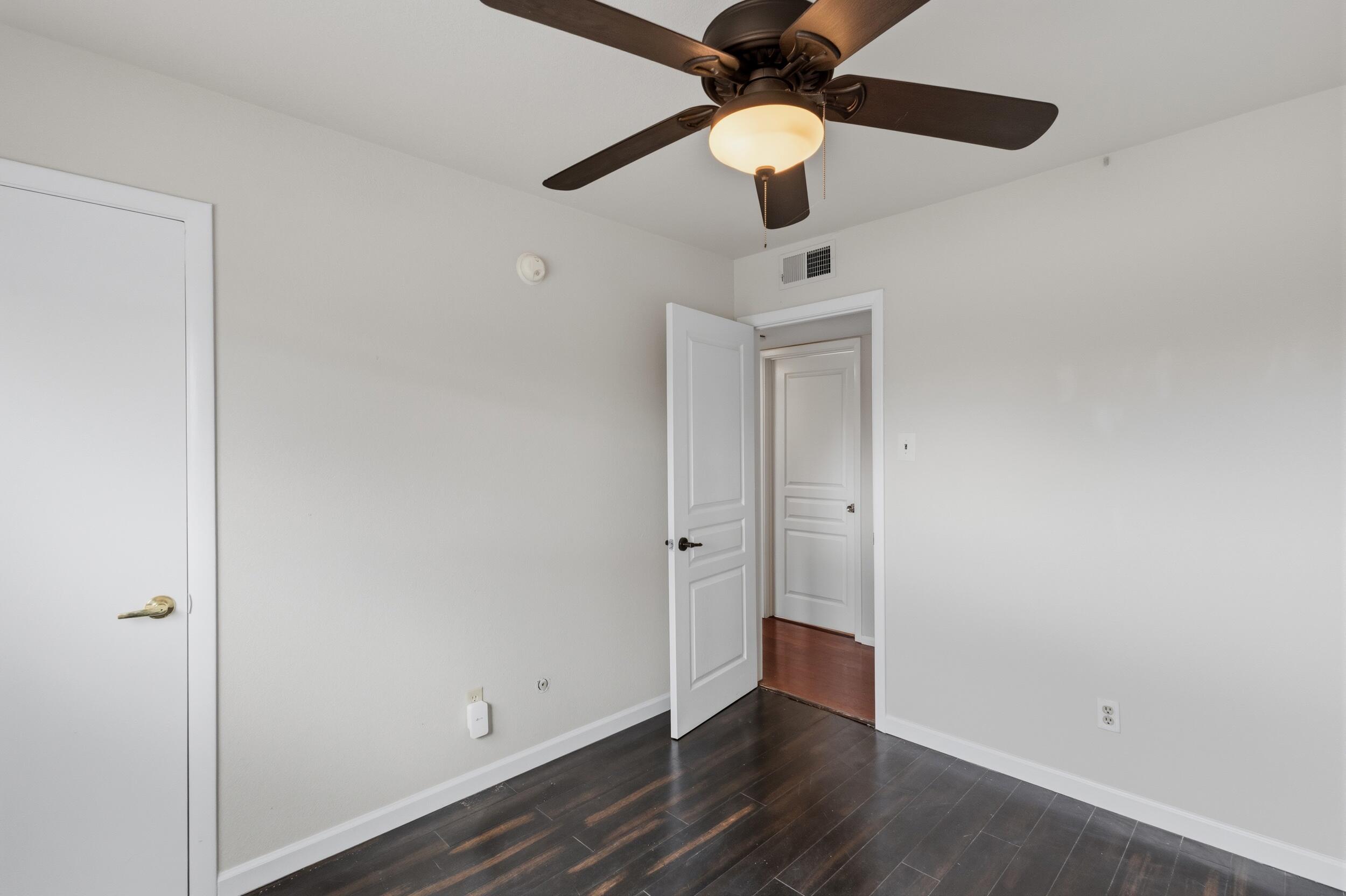 Photo 5 — 606 Grace Street NE