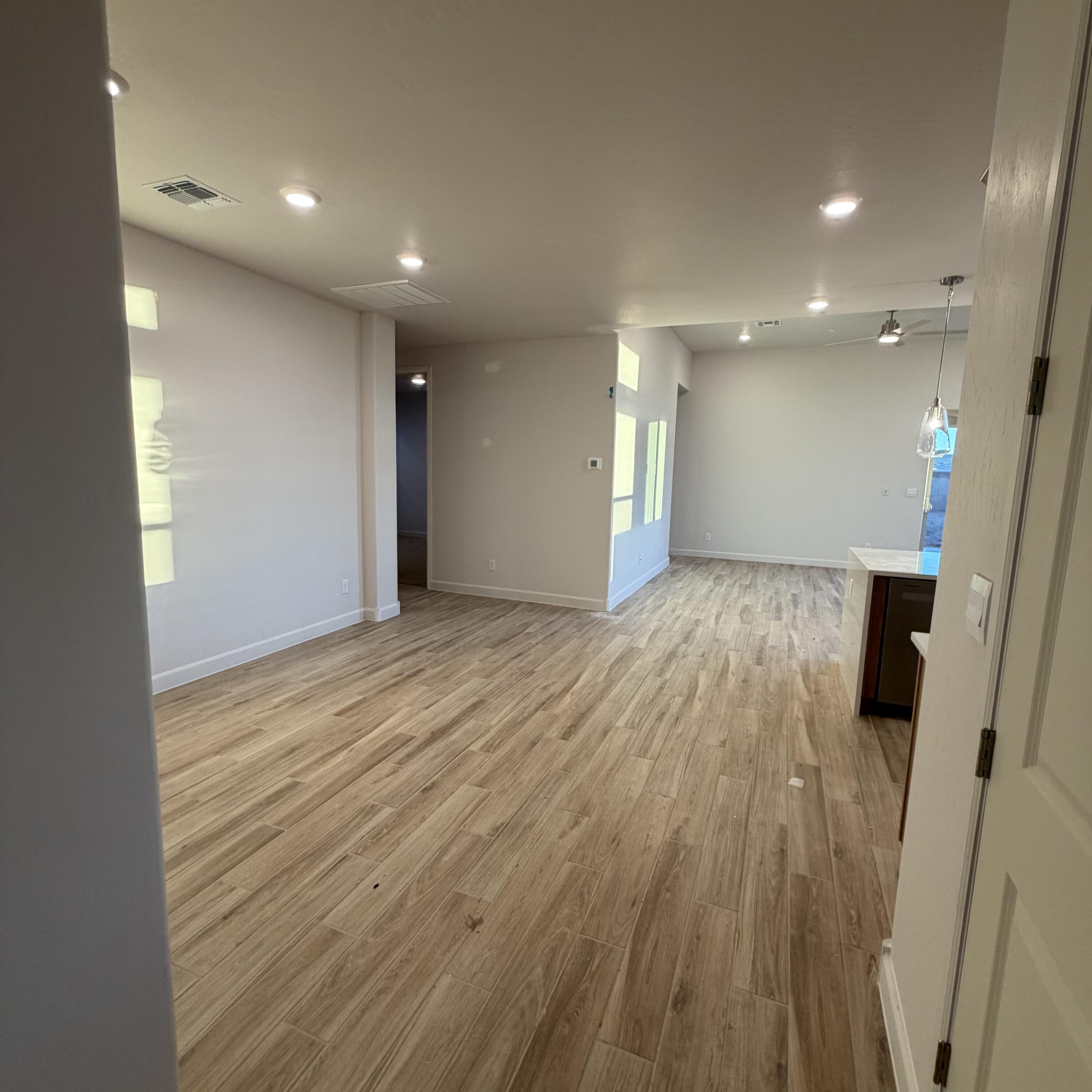 Photo 17 — 2435 Marble Avenue NE