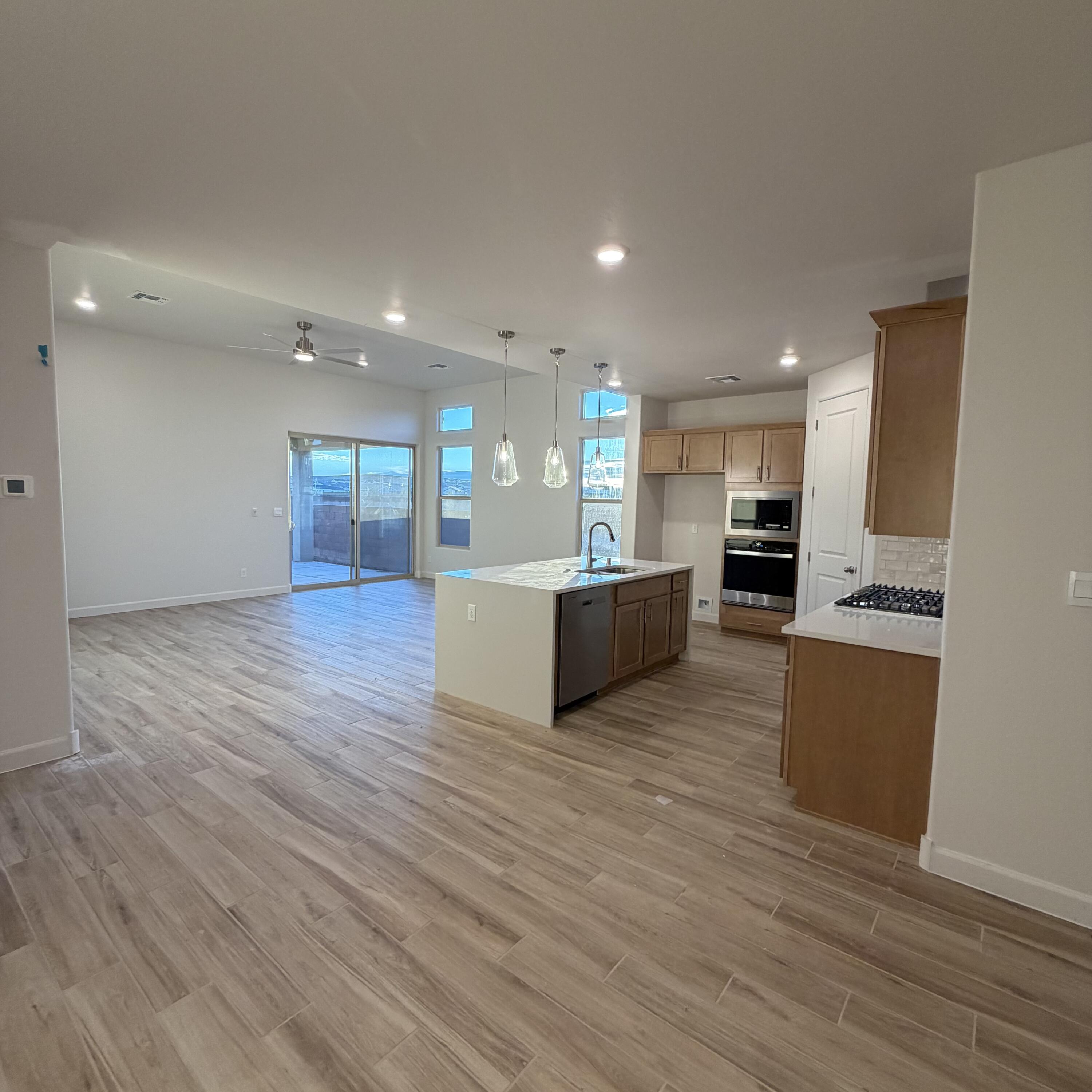 Photo 16 — 2435 Marble Avenue NE