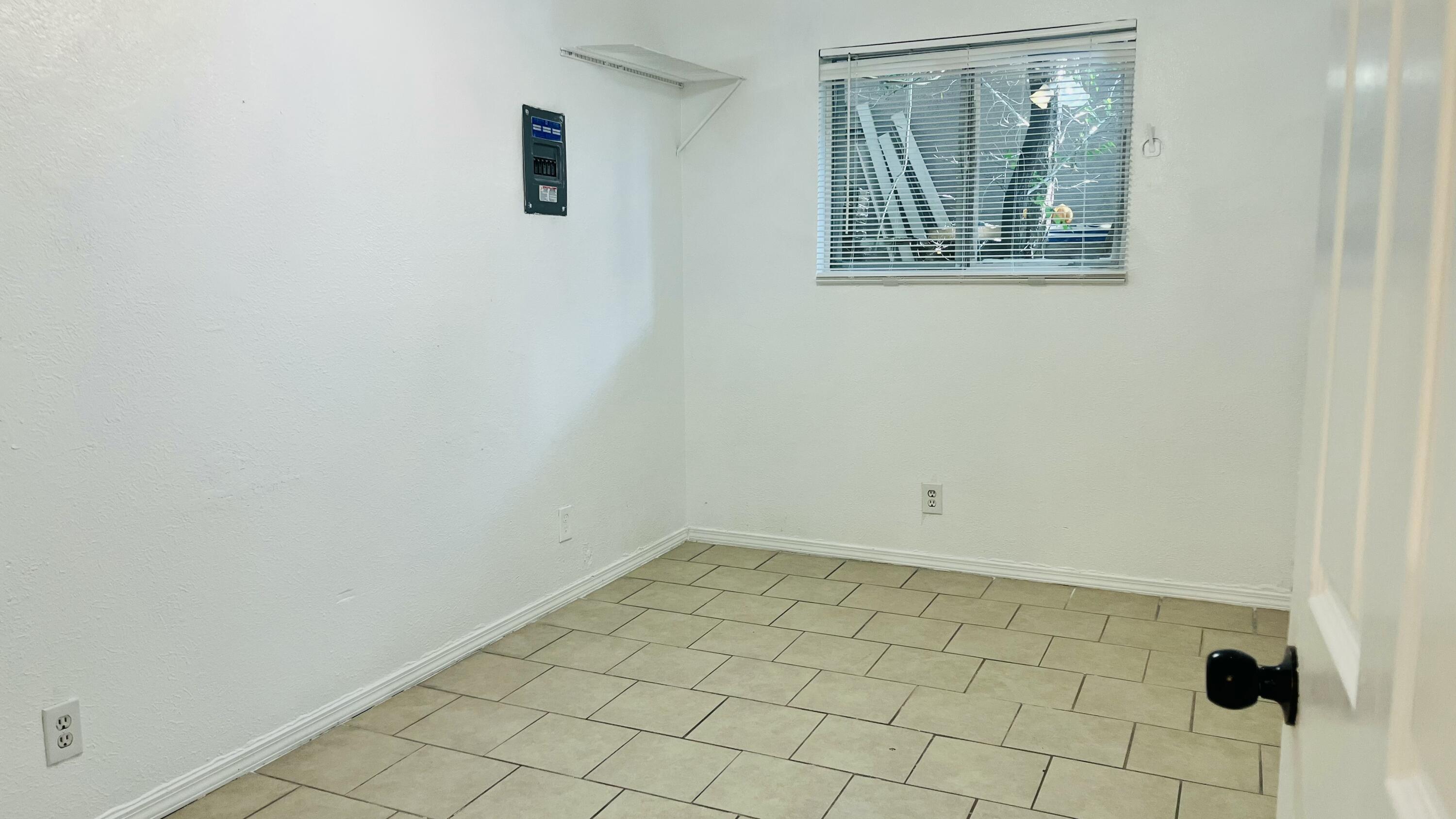Photo 4 — 8200 Copper Avenue NE A