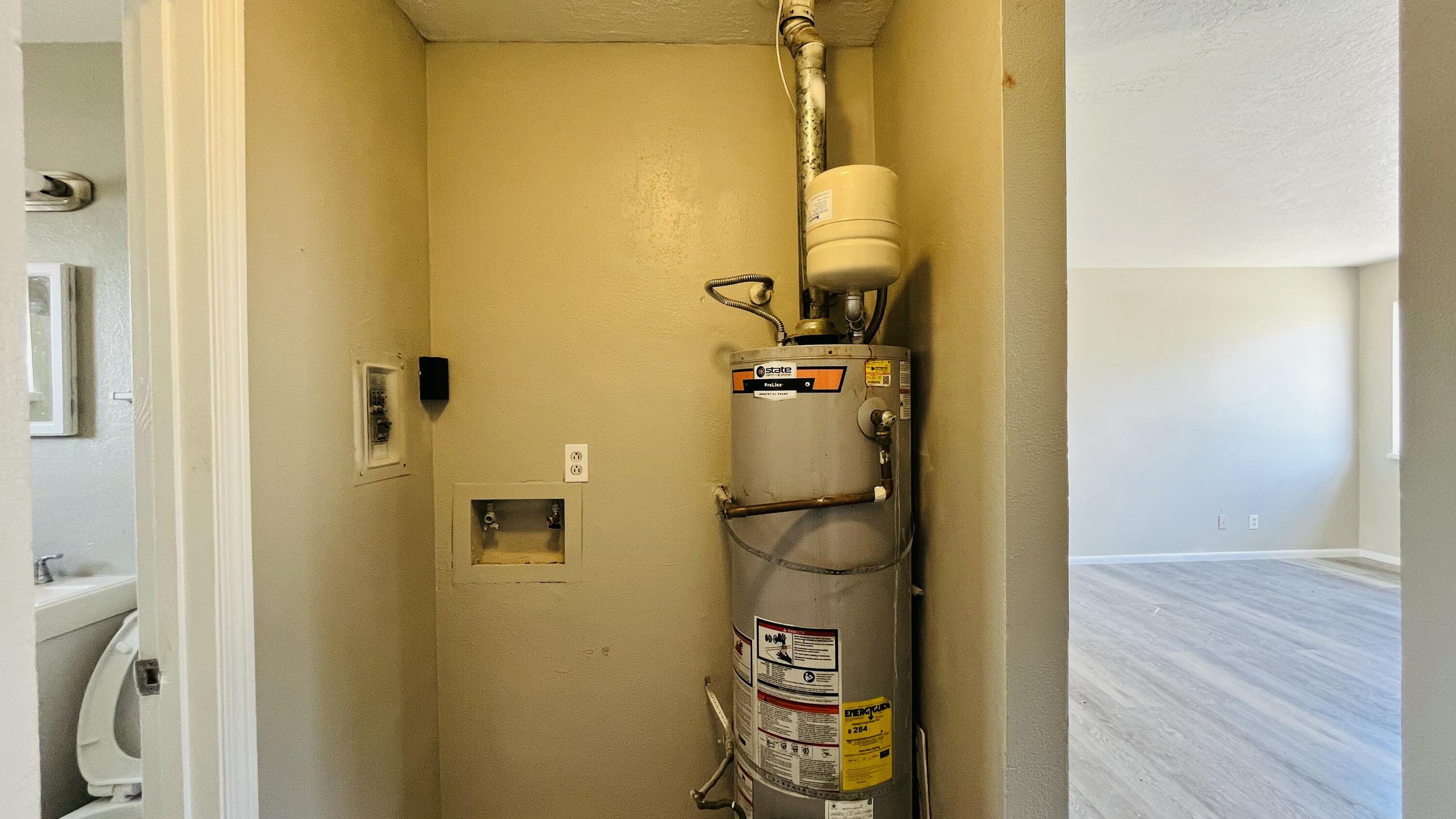 Photo 18 — 419 Dallas Street SE A