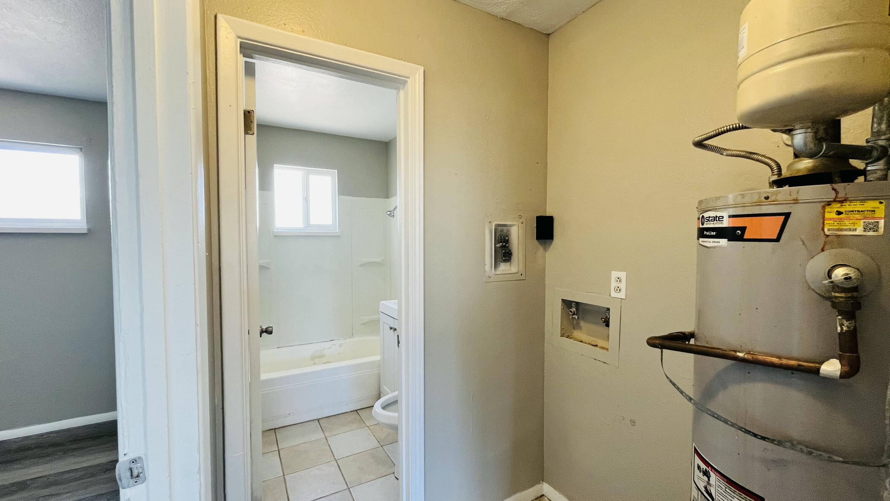 Photo 17 — 419 Dallas Street SE A