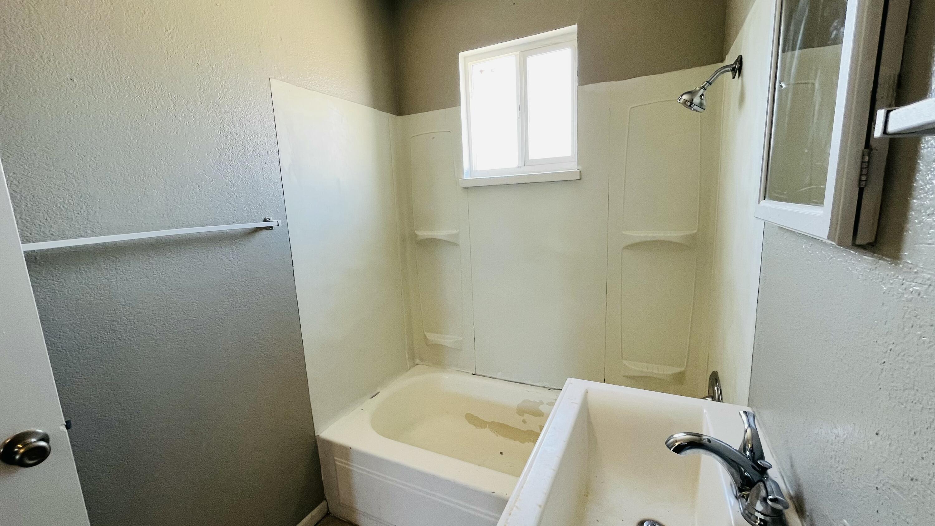 Photo 9 — 419 Dallas Street SE A