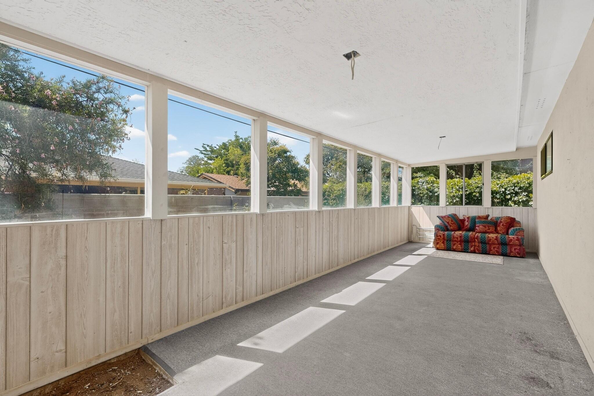 Photo 2 — 2825 Las Cruces Road NE