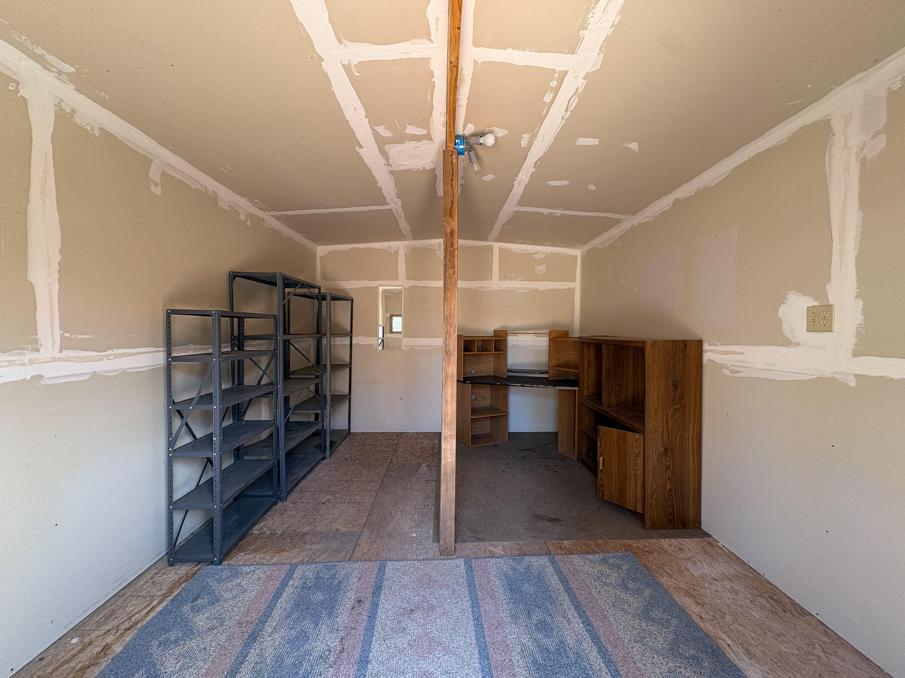 Photo 10 — 7309 Vivian Drive NE