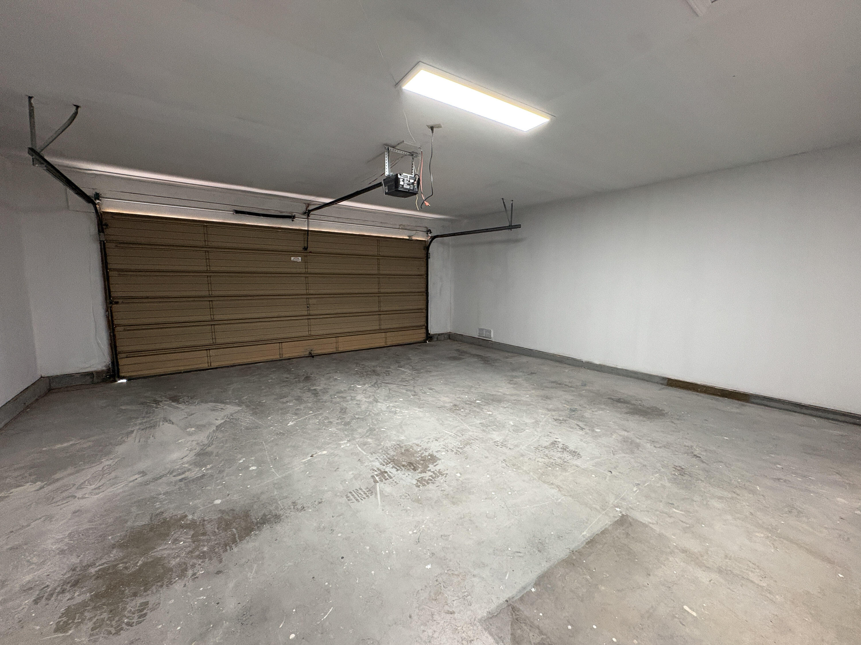 Photo 11 — 7309 Vivian Drive NE